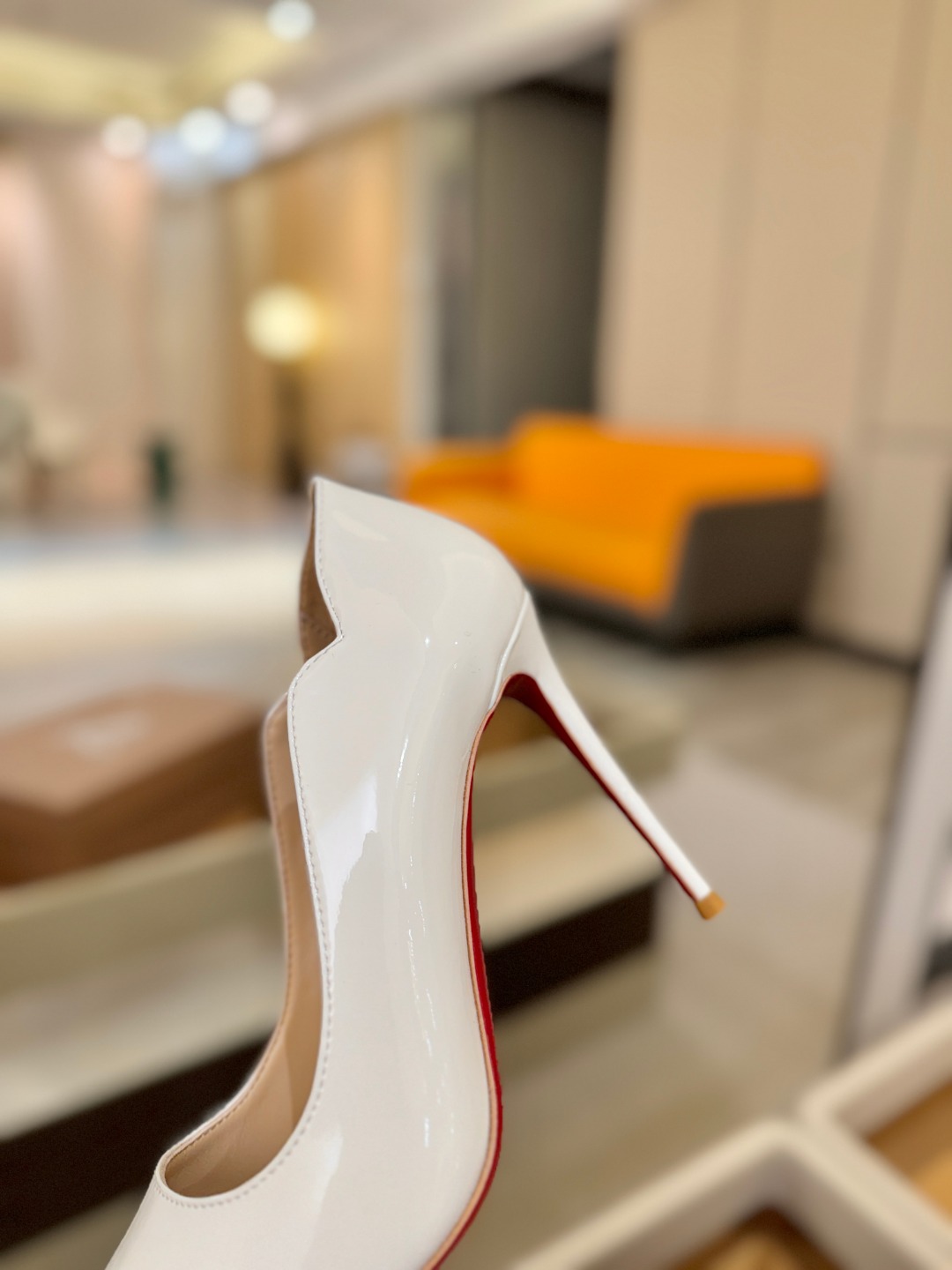 波浪单鞋（经典款）质感立体穿出时尚芭莎的气质优质皮里更加柔软透气，无敌瘦腿，穿上立马拉升腿的长度～涵深刻