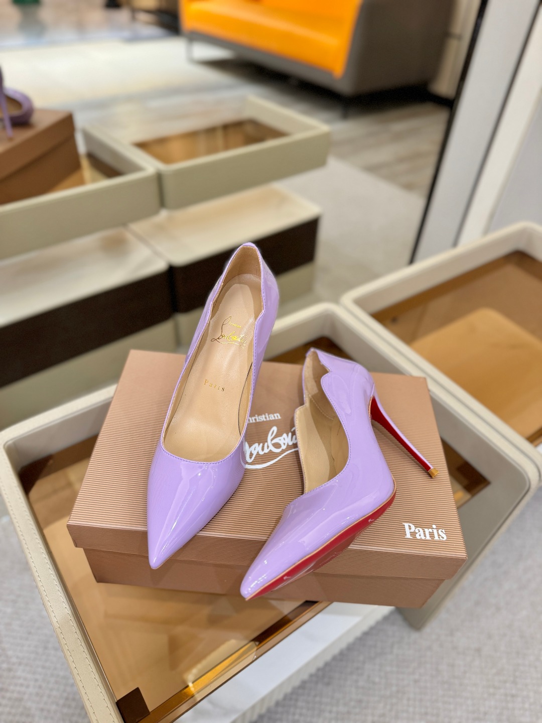 波浪单鞋（经典款）质感立体穿出时尚芭莎的气质优质皮里更加柔软透气，无敌瘦腿，穿上立马拉升腿的长度～涵深刻