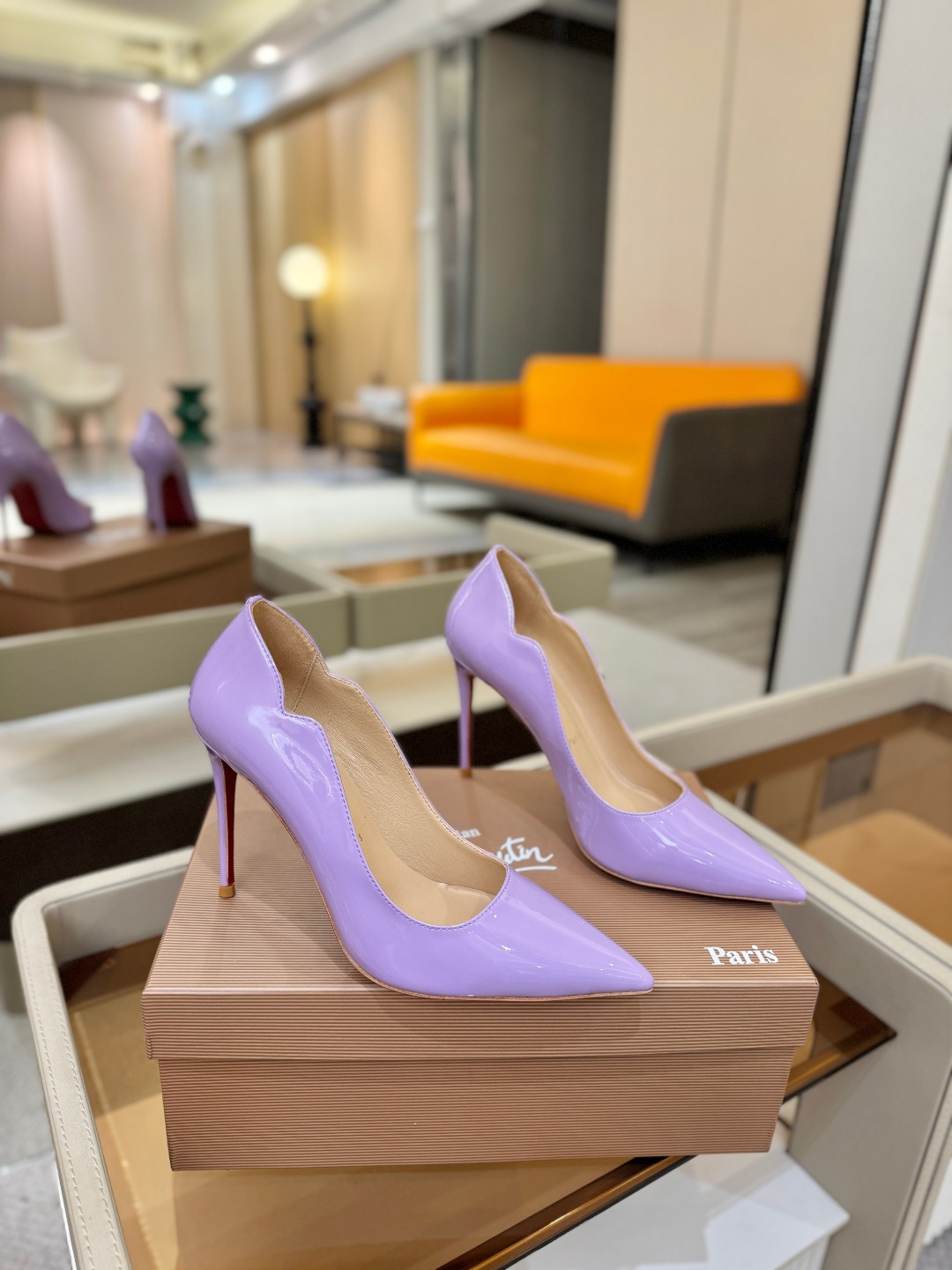 波浪单鞋（经典款）质感立体穿出时尚芭莎的气质优质皮里更加柔软透气，无敌瘦腿，穿上立马拉升腿的长度～涵深刻