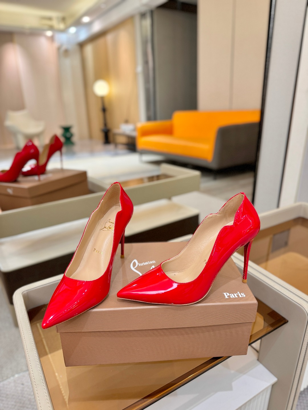 波浪单鞋（经典款）质感立体穿出时尚芭莎的气质优质皮里更加柔软透气，无敌瘦腿，穿上立马拉升腿的长度～涵深刻