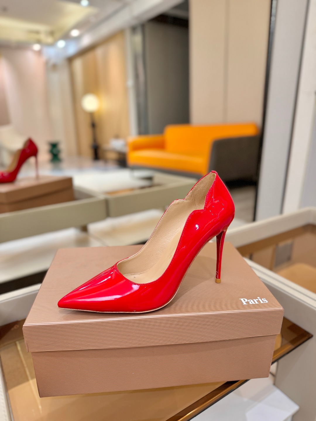 波浪单鞋（经典款）质感立体穿出时尚芭莎的气质优质皮里更加柔软透气，无敌瘦腿，穿上立马拉升腿的长度～涵深刻