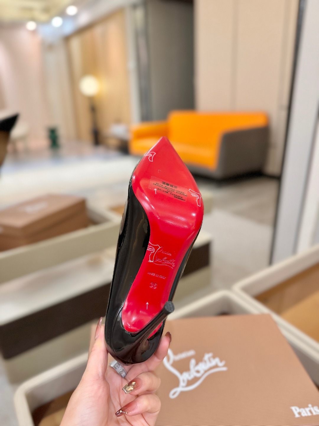 波浪单鞋（经典款）质感立体穿出时尚芭莎的气质优质皮里更加柔软透气，无敌瘦腿，穿上立马拉升腿的长度～涵深刻