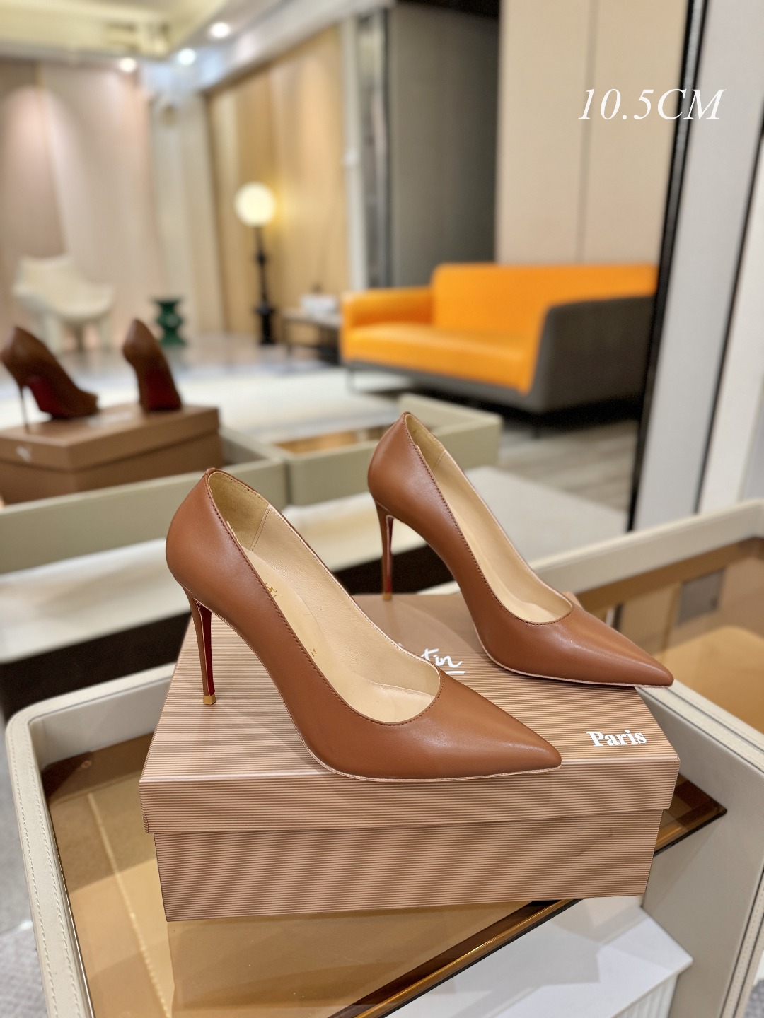 皮面单鞋（经典款）质感立体穿出时尚芭莎的气质优质皮里更加柔软透气，无敌瘦腿，穿上立马拉升腿的长度～涵深刻