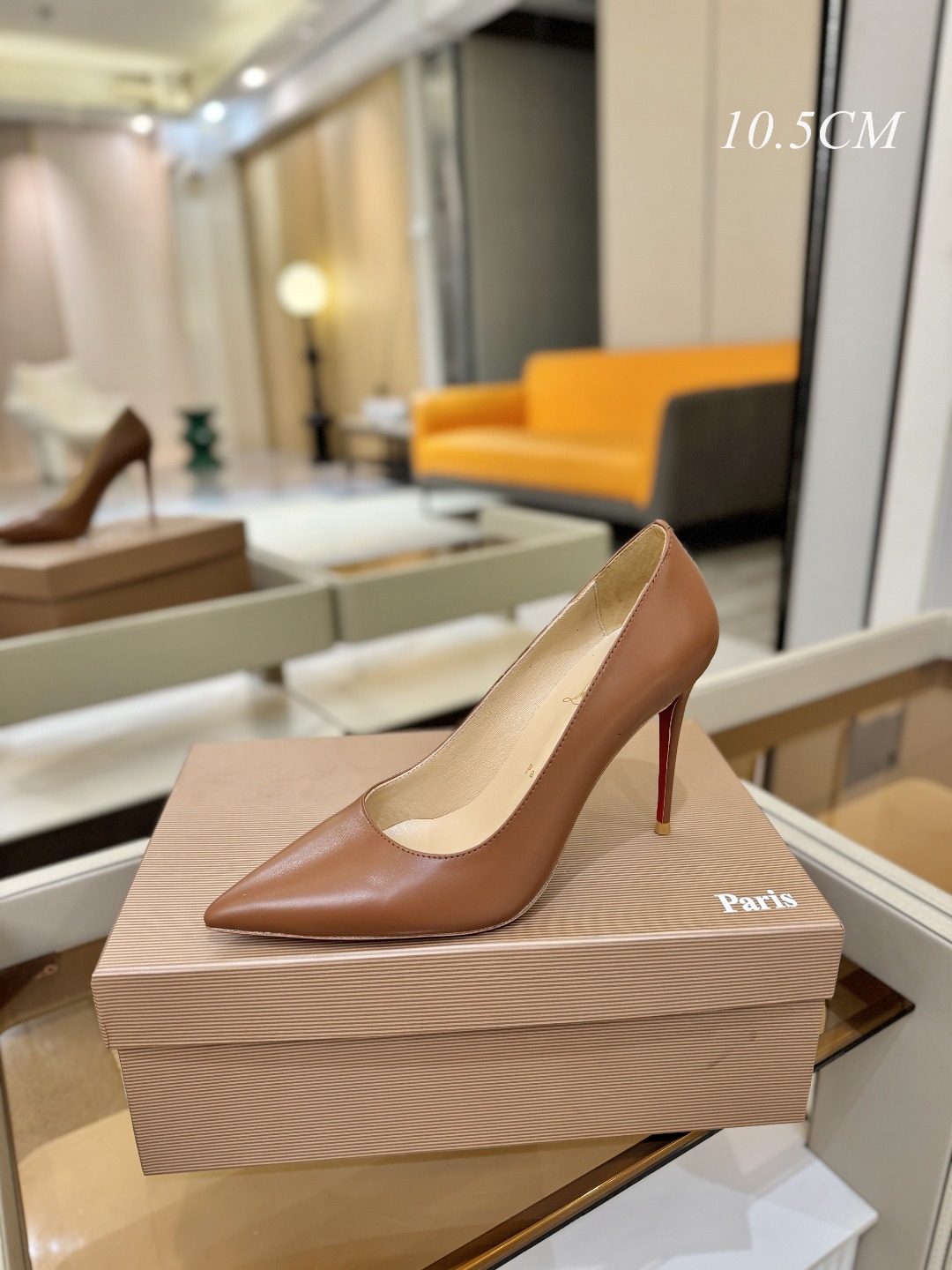 皮面单鞋（经典款）质感立体穿出时尚芭莎的气质优质皮里更加柔软透气，无敌瘦腿，穿上立马拉升腿的长度～涵深刻