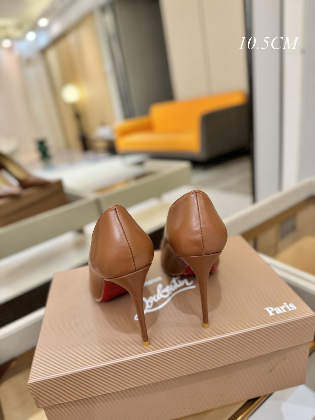 皮面单鞋（经典款）质感立体穿出时尚芭莎的气质优质皮里更加柔软透气，无敌瘦腿，穿上立马拉升腿的长度～涵深刻