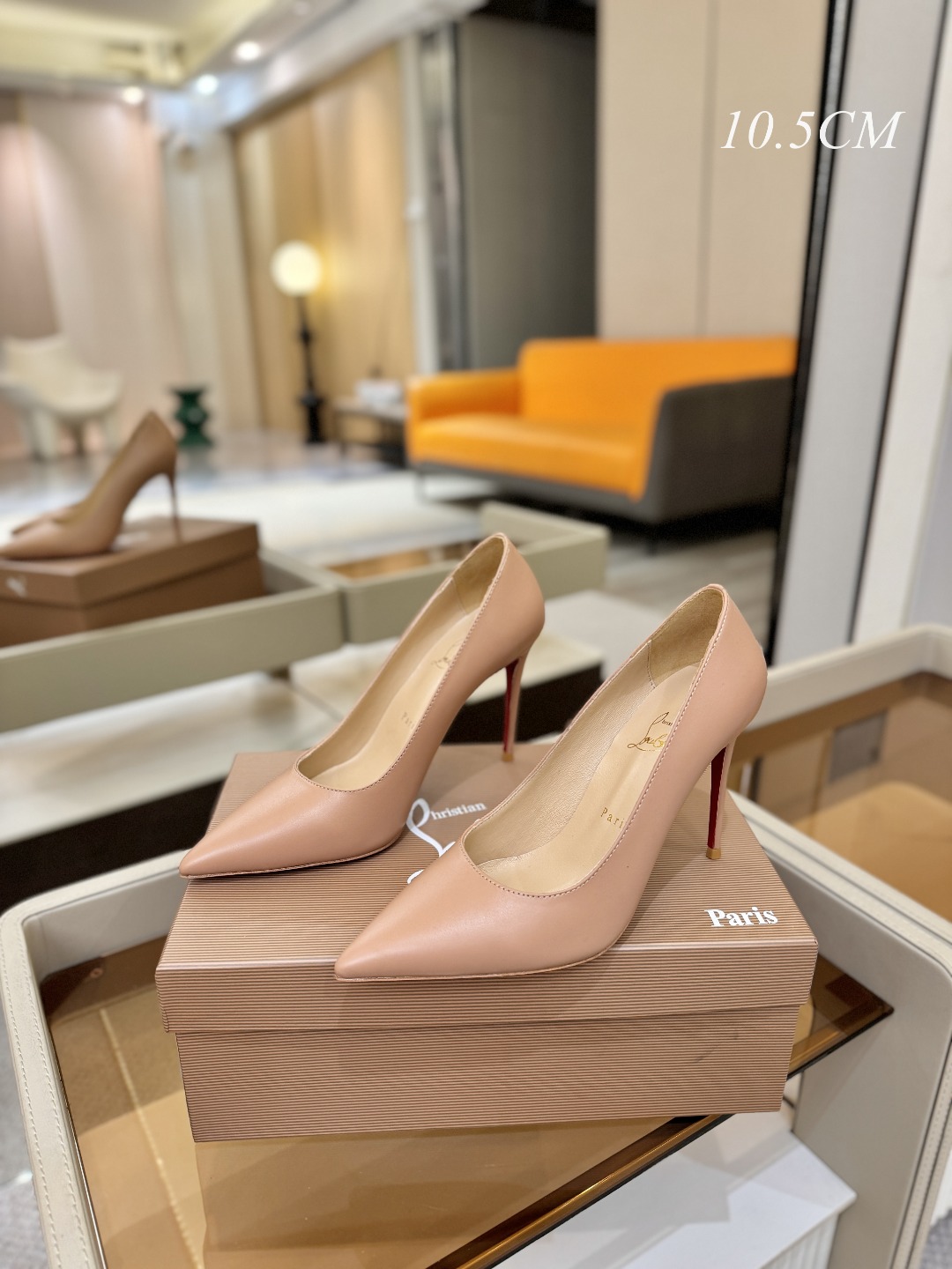 皮面单鞋（经典款）质感立体穿出时尚芭莎的气质优质皮里更加柔软透气，无敌瘦腿，穿上立马拉升腿的长度～涵深刻