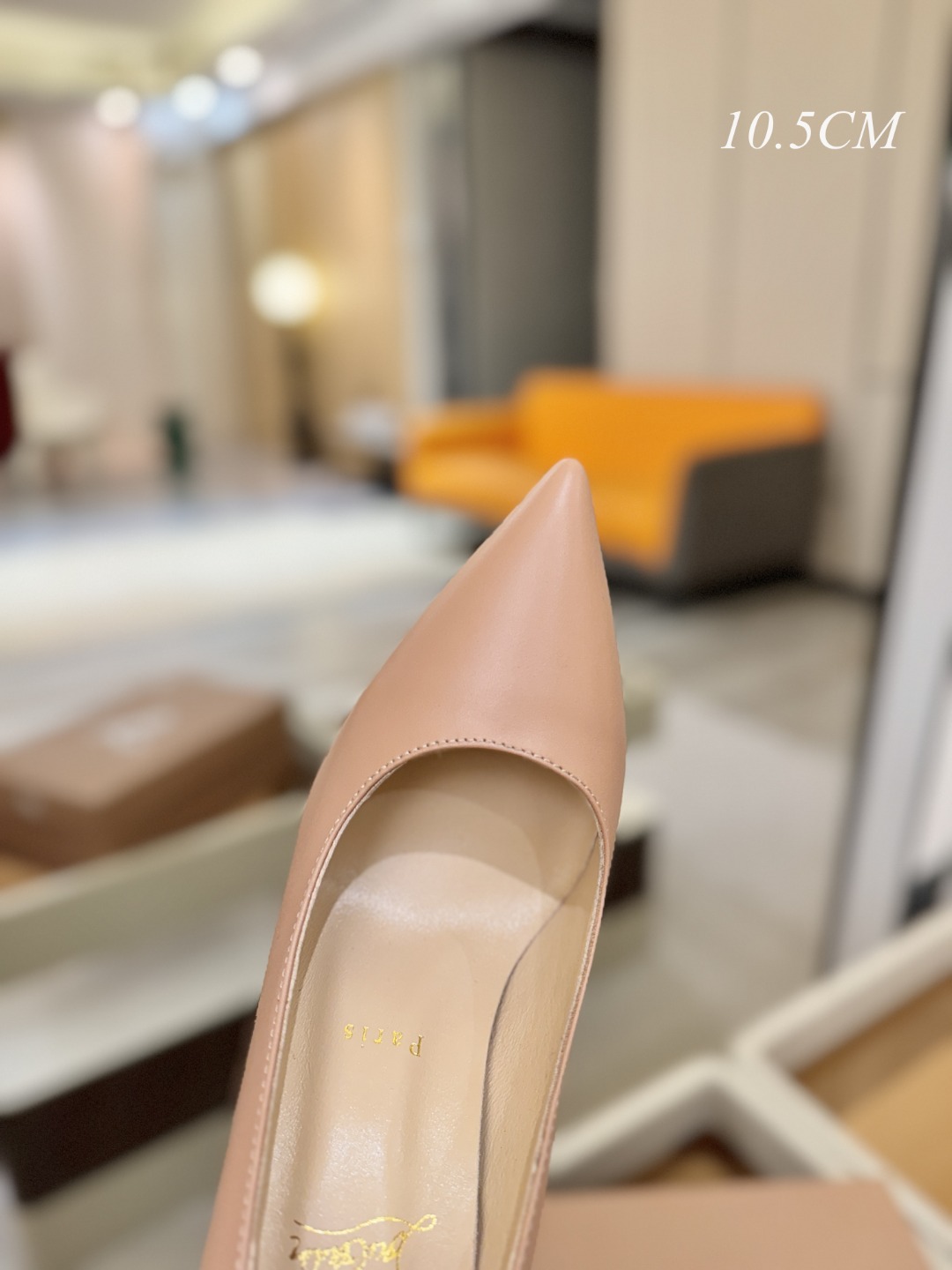 皮面单鞋（经典款）质感立体穿出时尚芭莎的气质优质皮里更加柔软透气，无敌瘦腿，穿上立马拉升腿的长度～涵深刻