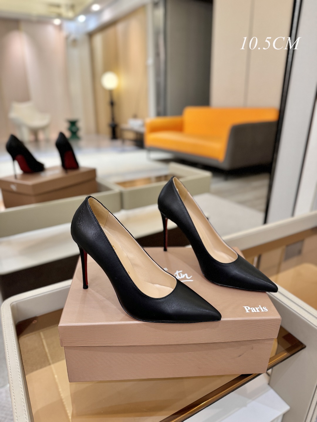 皮面单鞋（经典款）质感立体穿出时尚芭莎的气质优质皮里更加柔软透气，无敌瘦腿，穿上立马拉升腿的长度～涵深刻