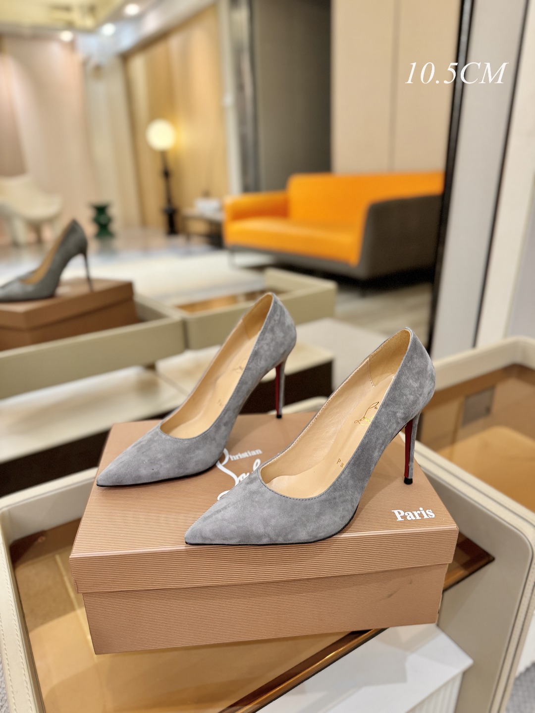 单鞋（经典款）质感立体穿出时尚芭莎的气质优质皮里更加柔软透气，无敌瘦腿，穿上立马拉升腿的长度～涵深刻，洞