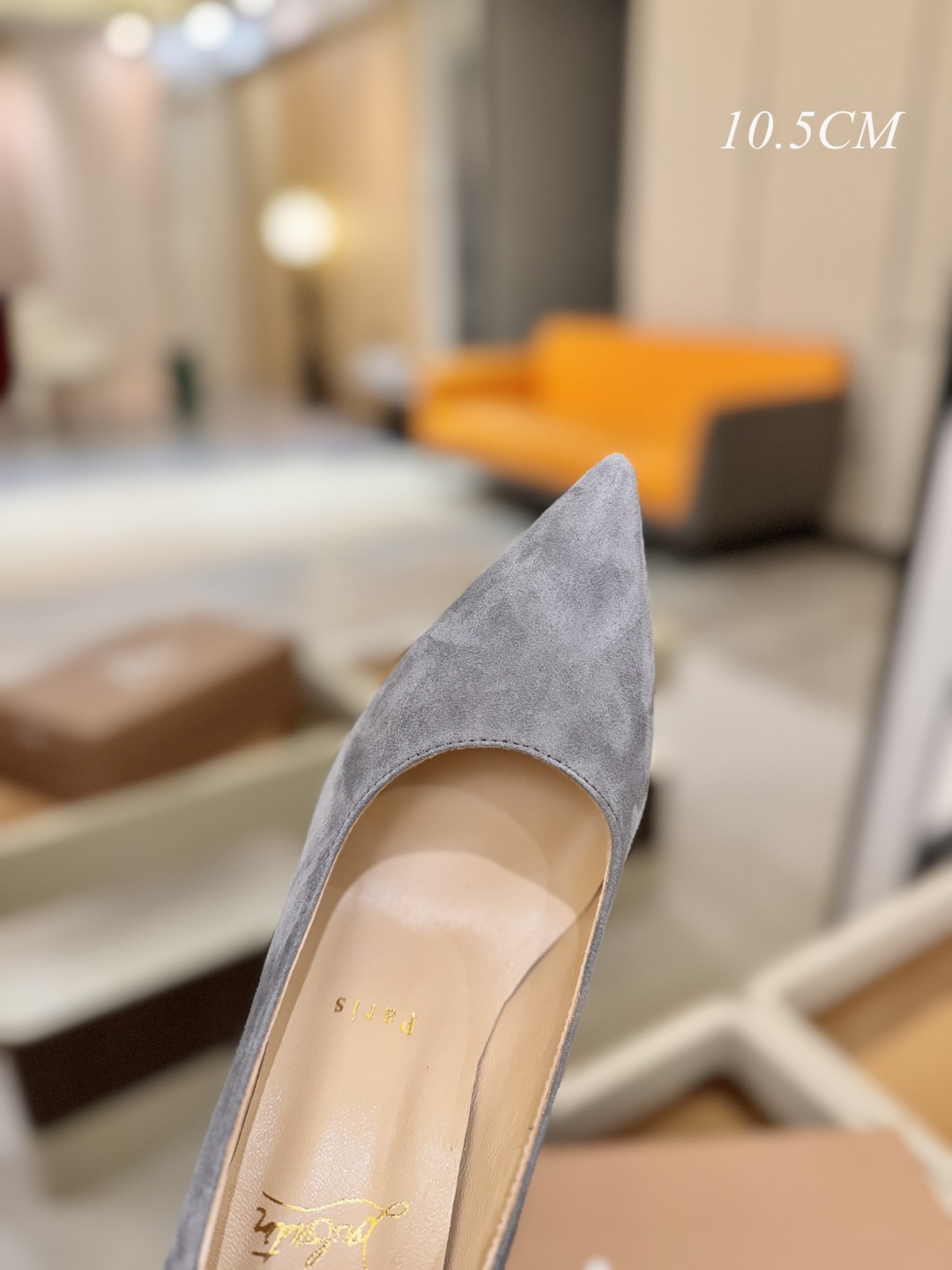 单鞋（经典款）质感立体穿出时尚芭莎的气质优质皮里更加柔软透气，无敌瘦腿，穿上立马拉升腿的长度～涵深刻，洞