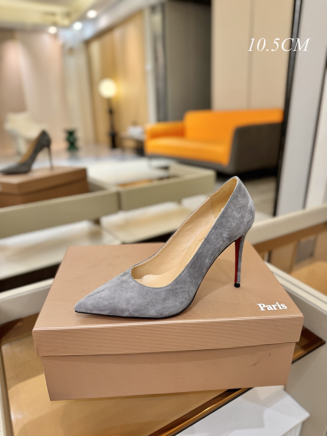 单鞋（经典款）质感立体穿出时尚芭莎的气质优质皮里更加柔软透气，无敌瘦腿，穿上立马拉升腿的长度～涵深刻，洞