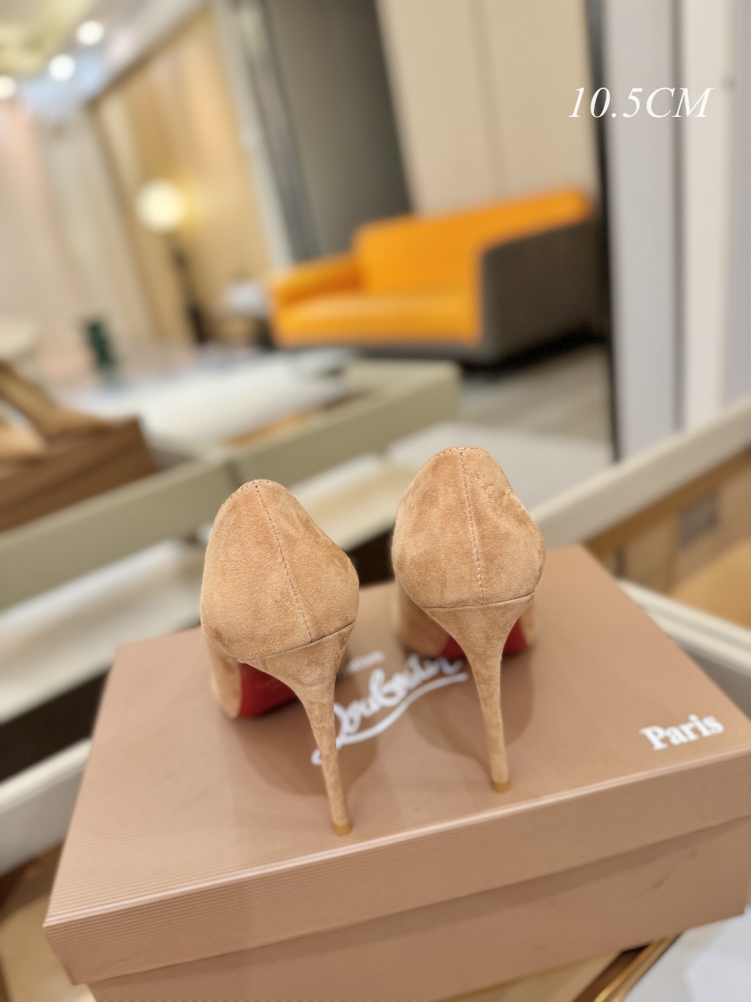 单鞋（经典款）质感立体穿出时尚芭莎的气质优质皮里更加柔软透气，无敌瘦腿，穿上立马拉升腿的长度～涵深刻，洞