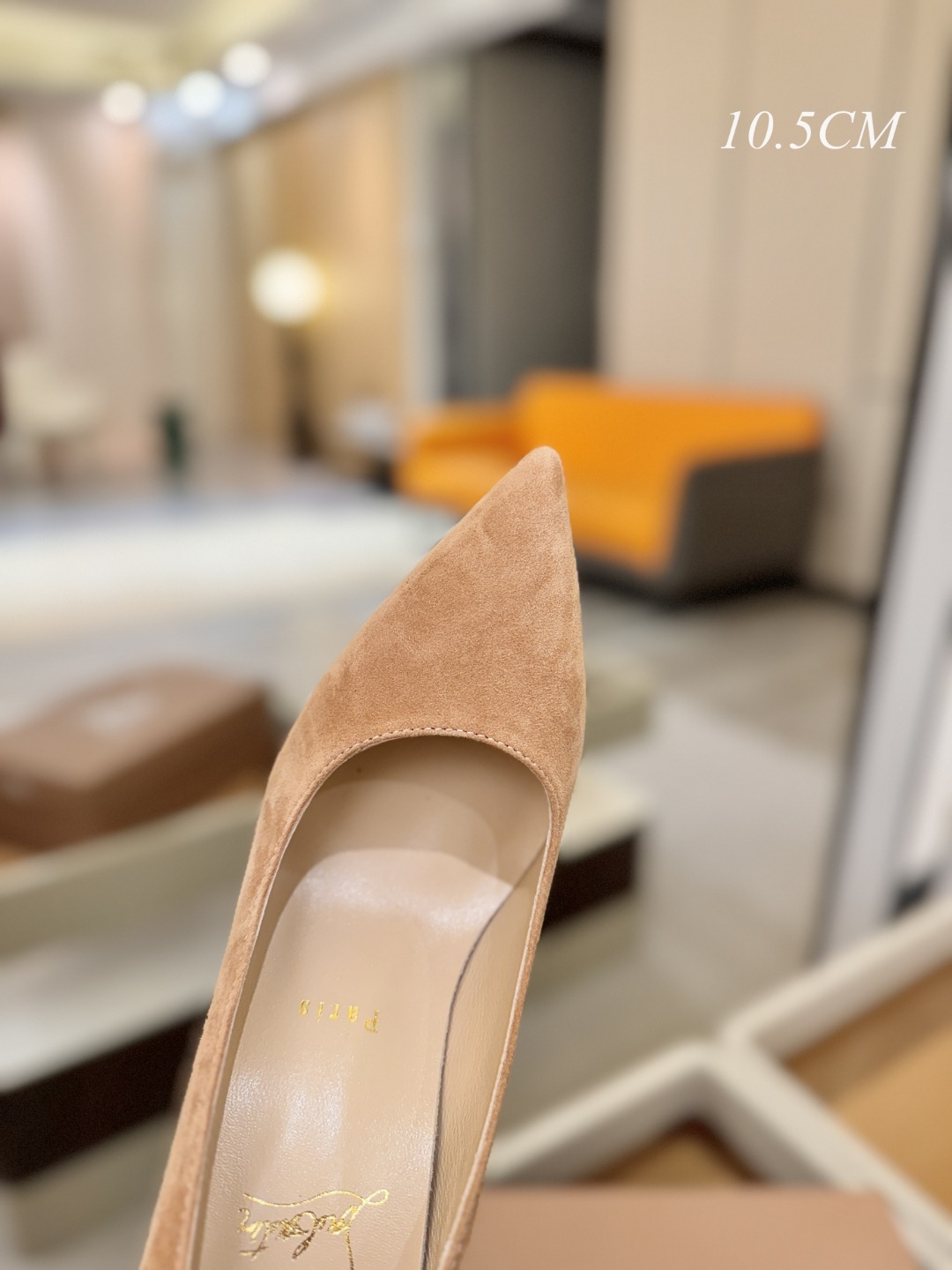 单鞋（经典款）质感立体穿出时尚芭莎的气质优质皮里更加柔软透气，无敌瘦腿，穿上立马拉升腿的长度～涵深刻，洞