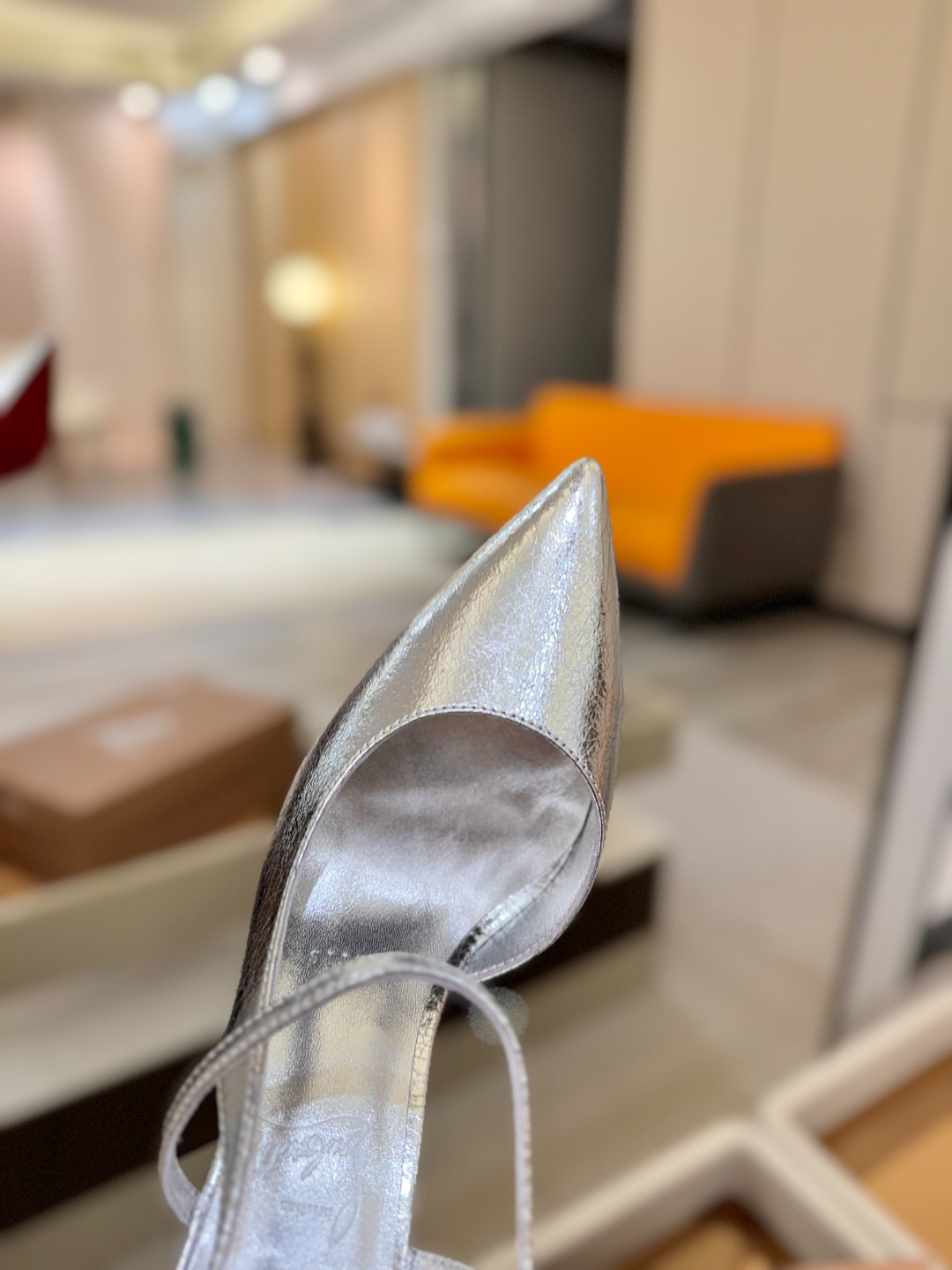 （经典款）质感立体穿出时尚芭莎的气质优质皮里更加柔软透气，无敌瘦腿，穿上立马拉升腿的长度～涵深刻，洞察犀