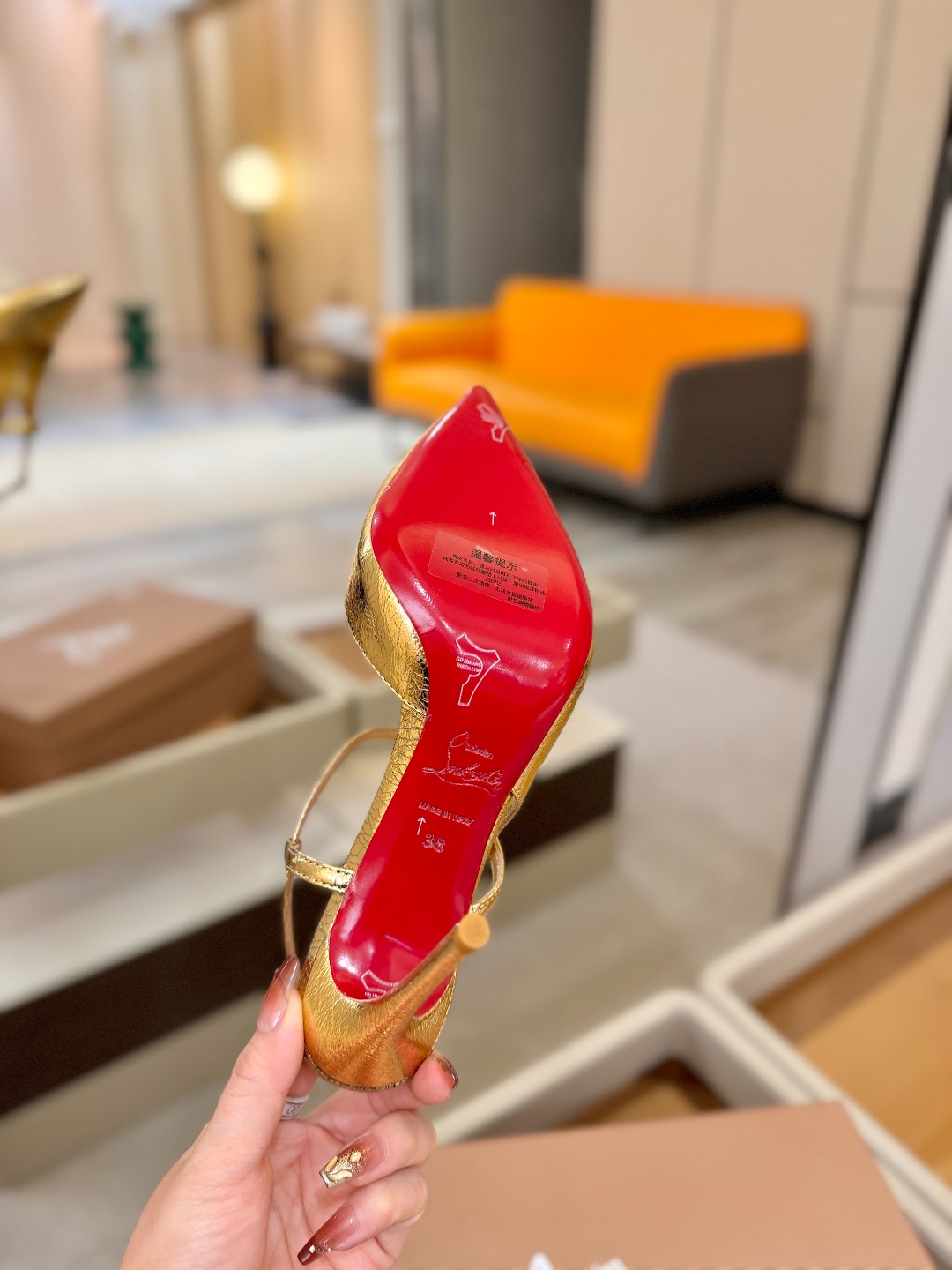 （经典款）质感立体穿出时尚芭莎的气质优质皮里更加柔软透气，无敌瘦腿，穿上立马拉升腿的长度～涵深刻，洞察犀