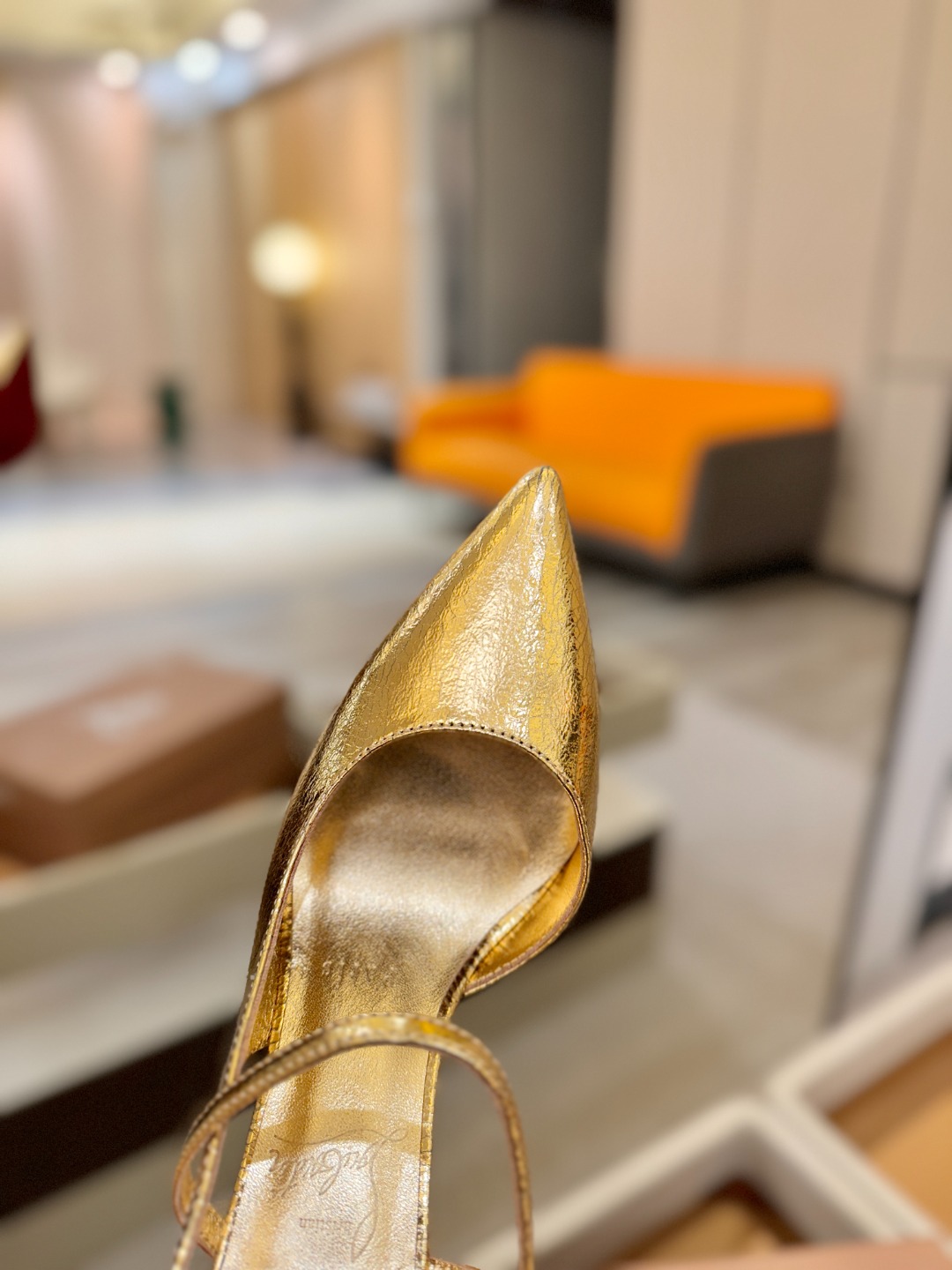 （经典款）质感立体穿出时尚芭莎的气质优质皮里更加柔软透气，无敌瘦腿，穿上立马拉升腿的长度～涵深刻，洞察犀