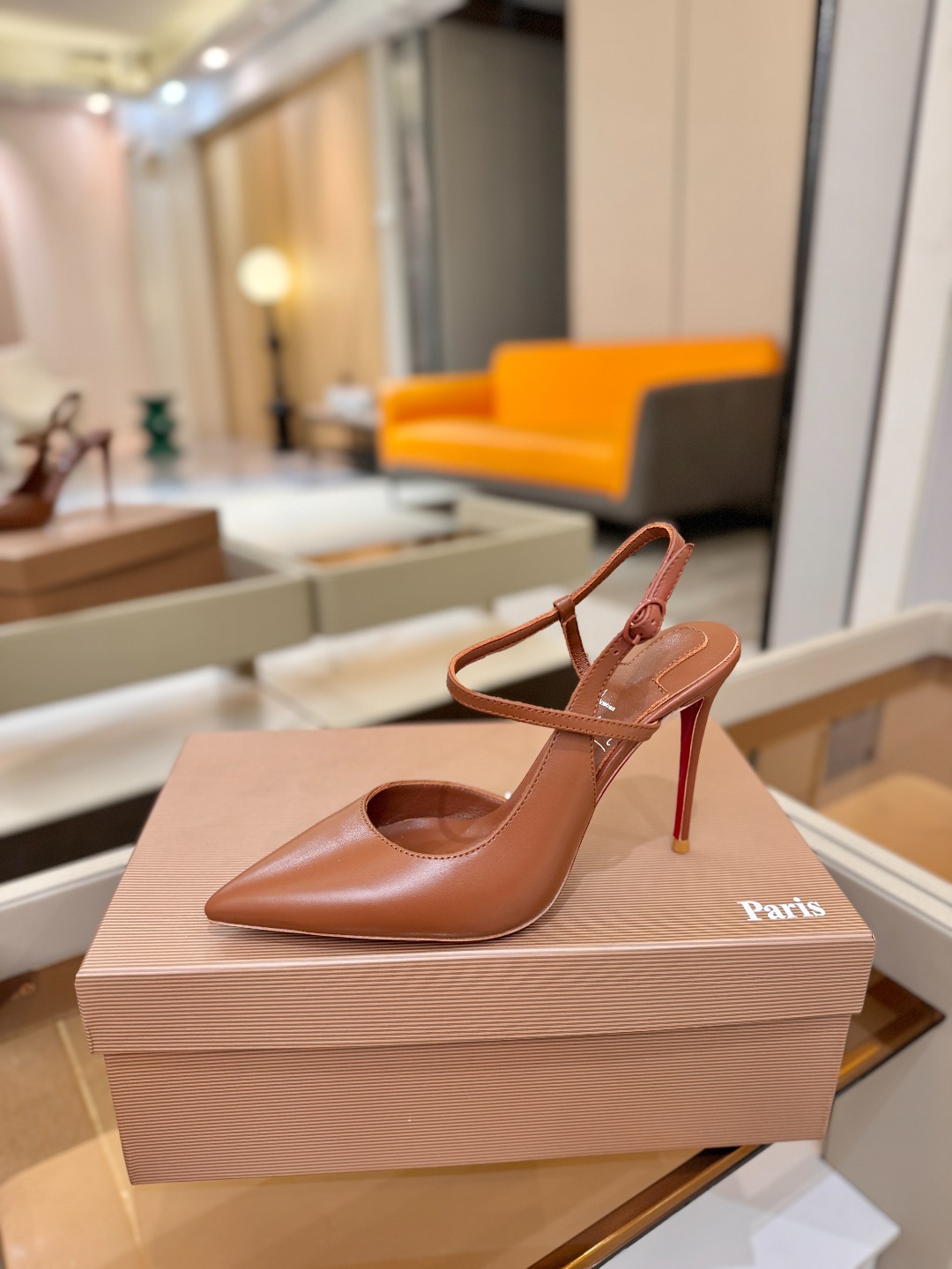 （经典款）质感立体穿出时尚芭莎的气质优质皮里更加柔软透气，无敌瘦腿，穿上立马拉升腿的长度～涵深刻，洞察犀