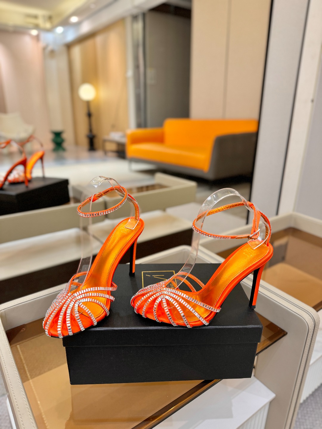 Alevi Mlano 阿列维·姆拉诺 𝘼𝙡𝙚𝙫𝙞 𝙈𝙡𝙖𝙣𝙤Alevi Milano闪钻装饰高跟走秀凉