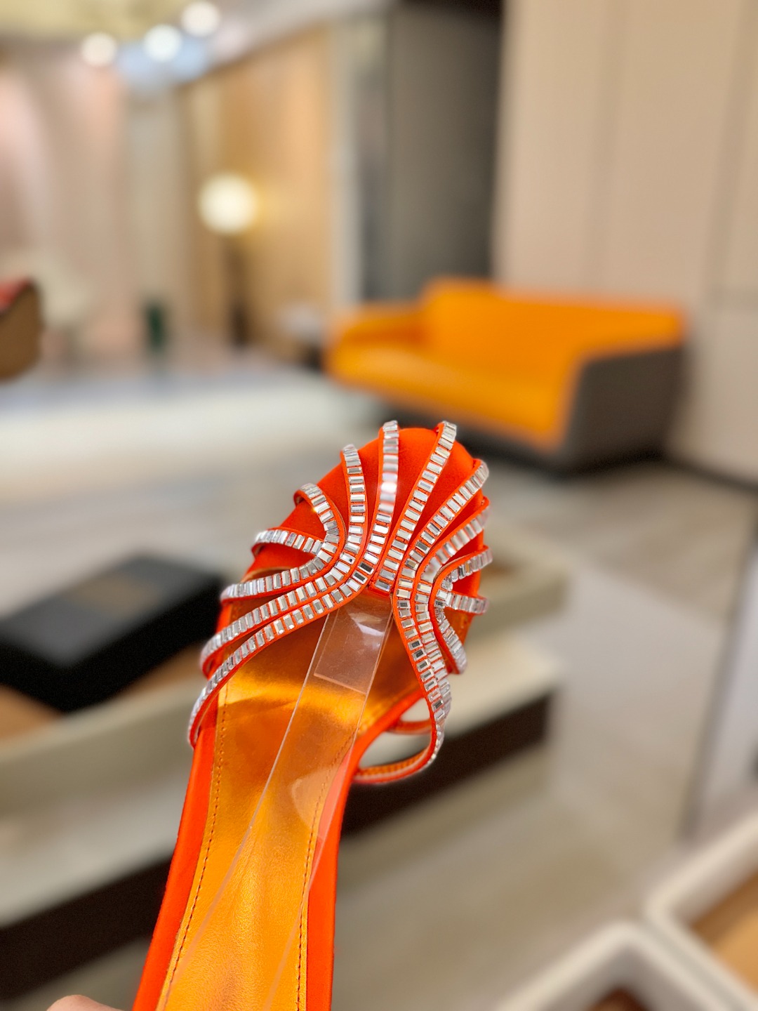 Alevi Mlano 阿列维·姆拉诺 𝘼𝙡𝙚𝙫𝙞 𝙈𝙡𝙖𝙣𝙤Alevi Milano闪钻装饰高跟走秀凉