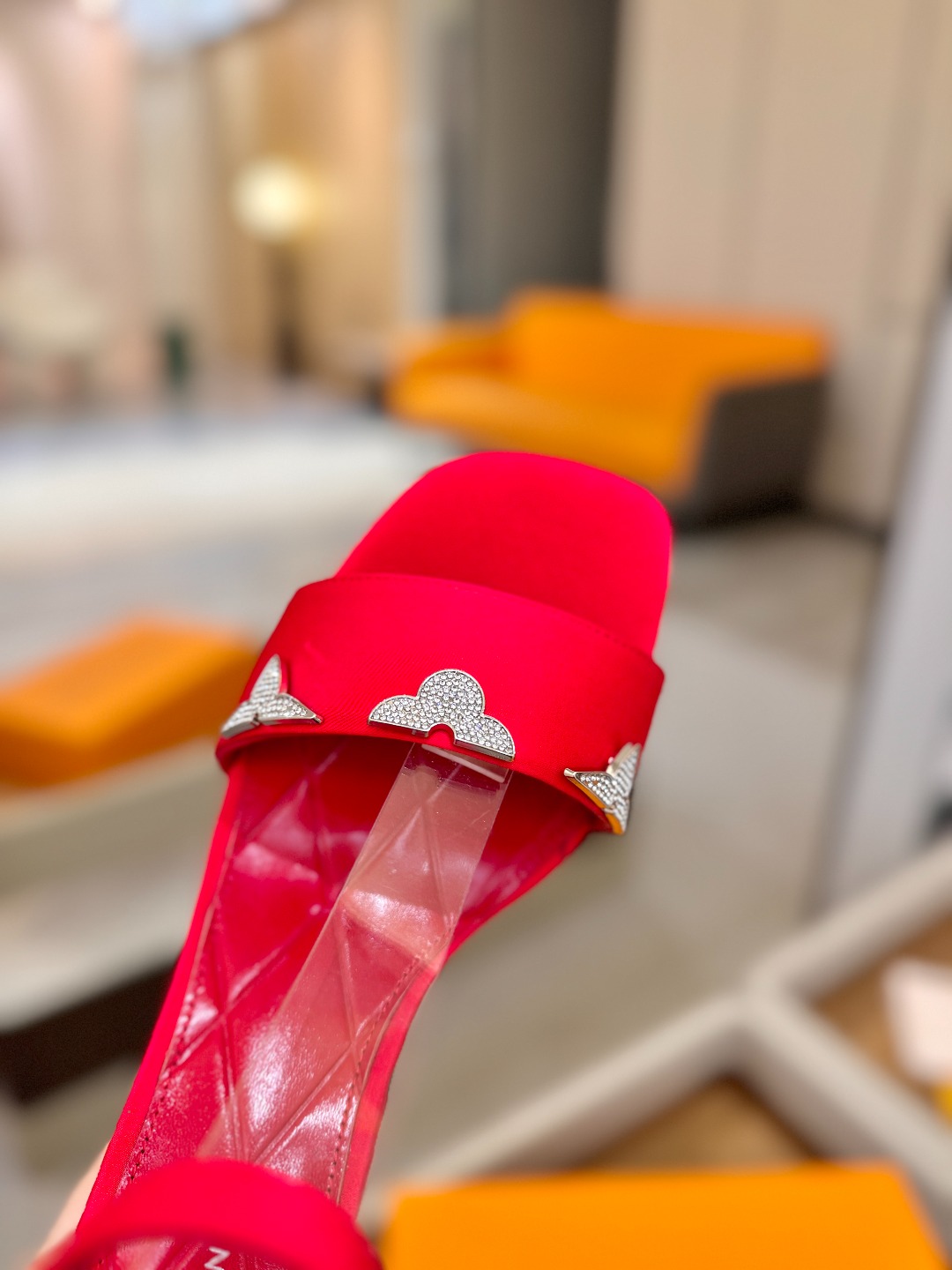 L✔️家 春秋专柜 走秀款水台凉鞋、官网系列、同步更新、完美楦型+LV新元素扣子+水台设计、再现经典、款