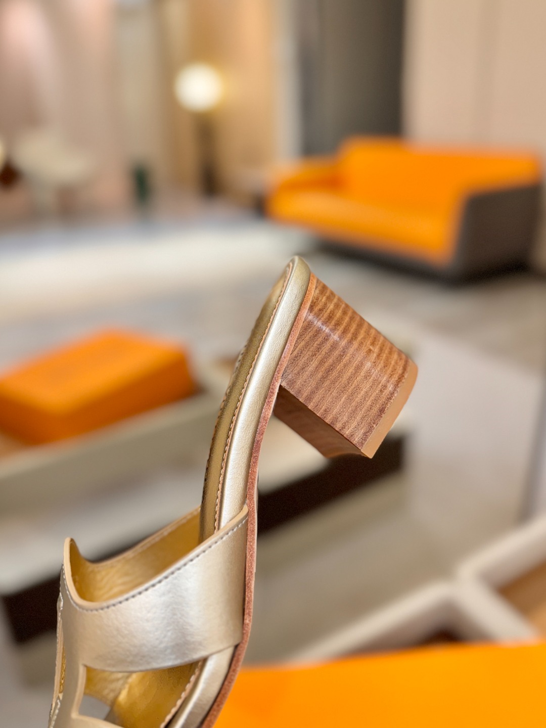 L✔️家 春夏款专柜走秀官网系列、同步更新、完美楦型、再现经典、工艺及其复杂、走路不累脚、不挑人、上脚大