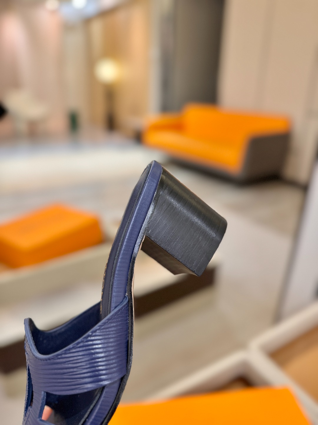 L✔️家 春夏款专柜走秀官网系列、同步更新、完美楦型、再现经典、工艺及其复杂、走路不累脚、不挑人、上脚大