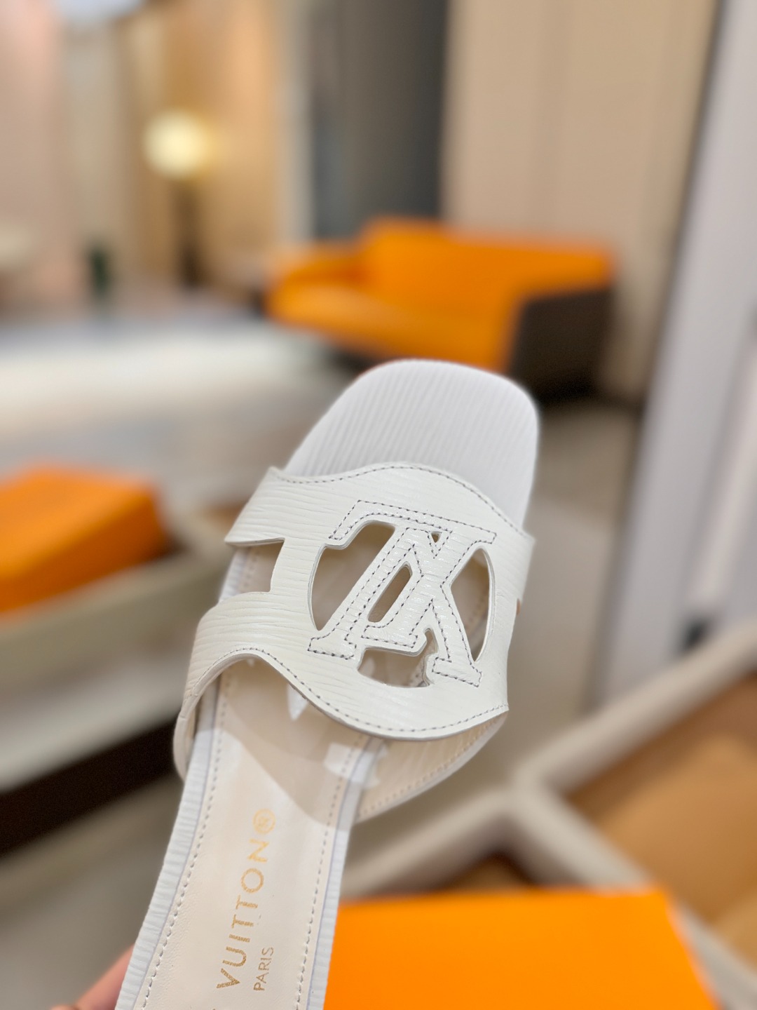 L✔️家 春夏款专柜走秀官网系列、同步更新、完美楦型、再现经典、工艺及其复杂、走路不累脚、不挑人、上脚大