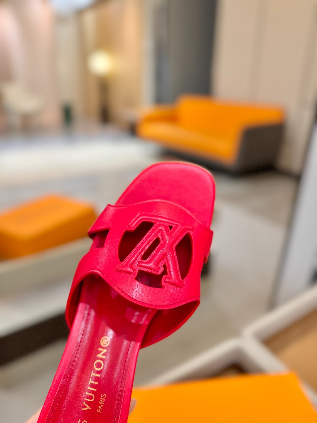 L✔️家 春夏款专柜走秀官网系列、同步更新、完美楦型、再现经典、工艺及其复杂、走路不累脚、不挑人、上脚大