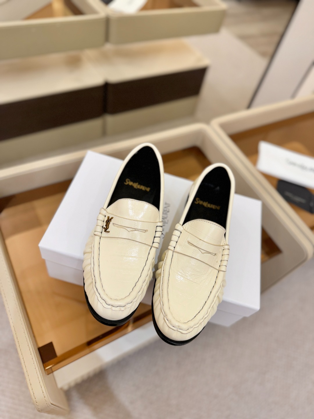 （情侣款） SAINT LAURENT圣罗兰新款褶皱乐福鞋系列🤝🤝YSL女孩的松弛感真的被狠狠拿捏 简直