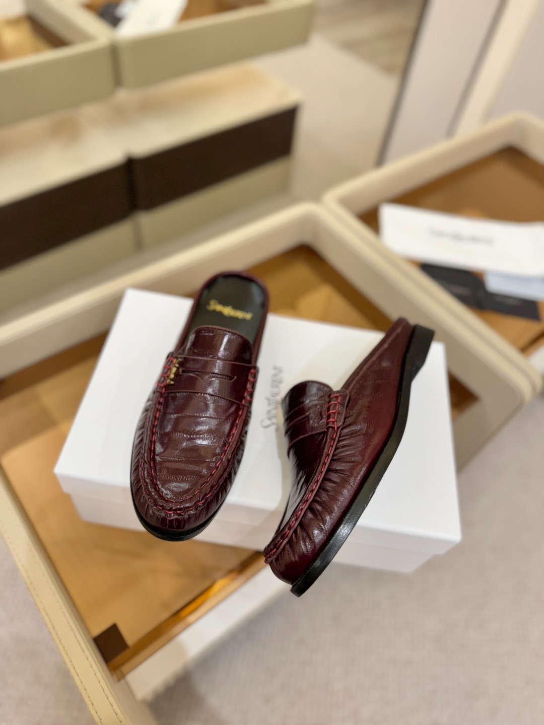 （情侣款） SAINT LAURENT圣罗兰新款褶皱乐福鞋系列🤝🤝YSL女孩的松弛感真的被狠狠拿捏 简直