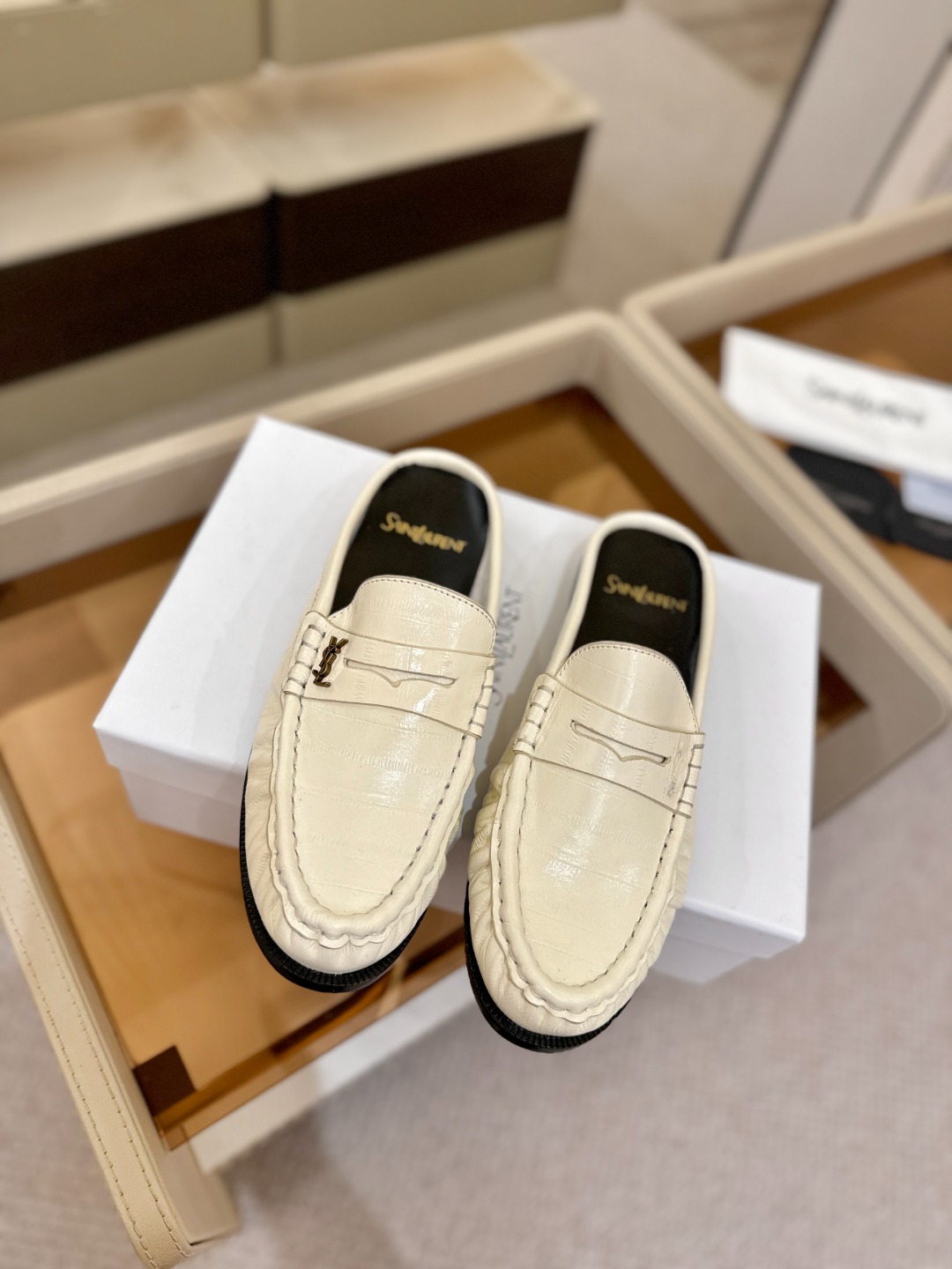 （情侣款） SAINT LAURENT圣罗兰新款褶皱乐福鞋系列🤝🤝YSL女孩的松弛感真的被狠狠拿捏 简直