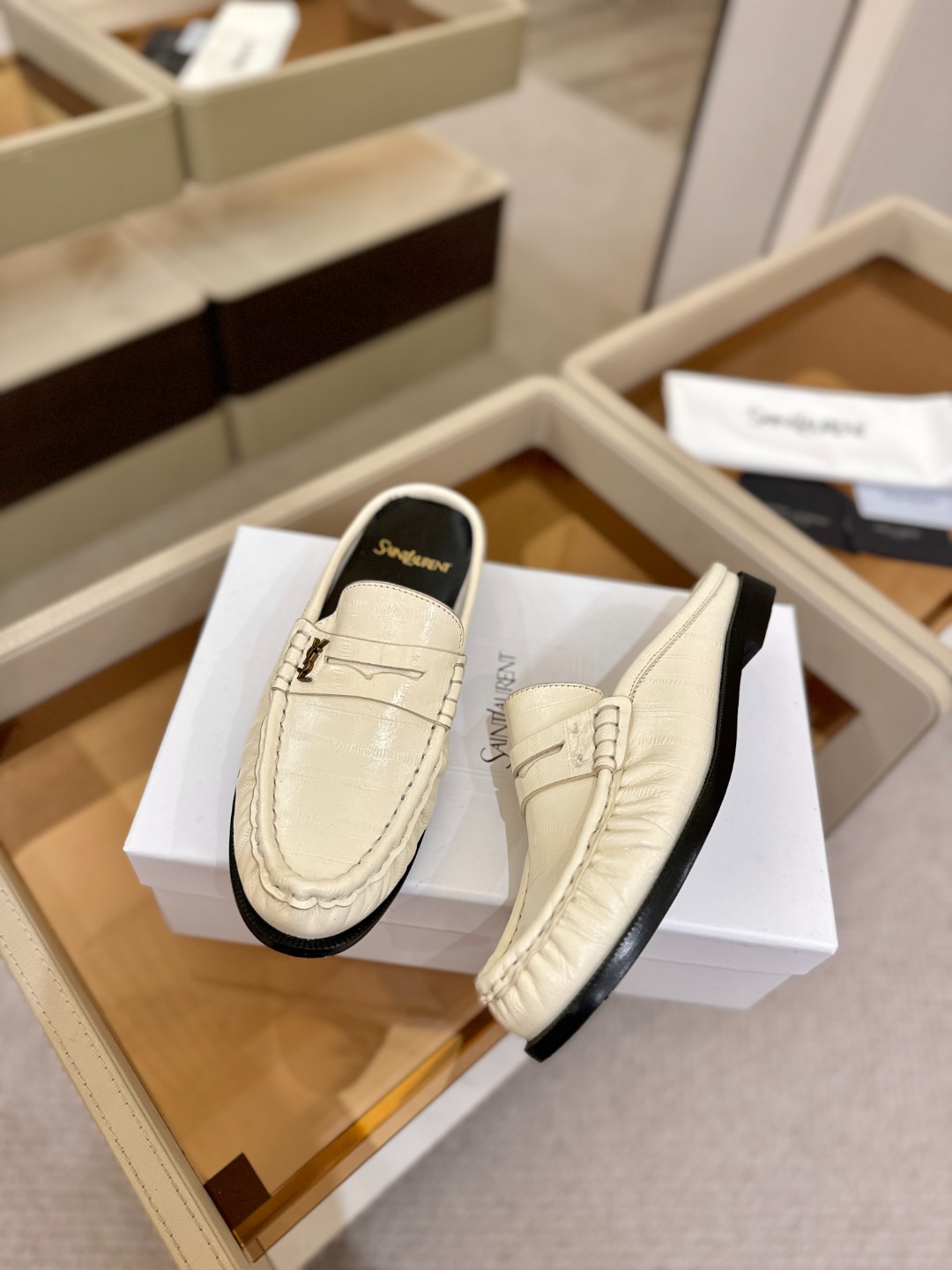 （情侣款） SAINT LAURENT圣罗兰新款褶皱乐福鞋系列🤝🤝YSL女孩的松弛感真的被狠狠拿捏 简直