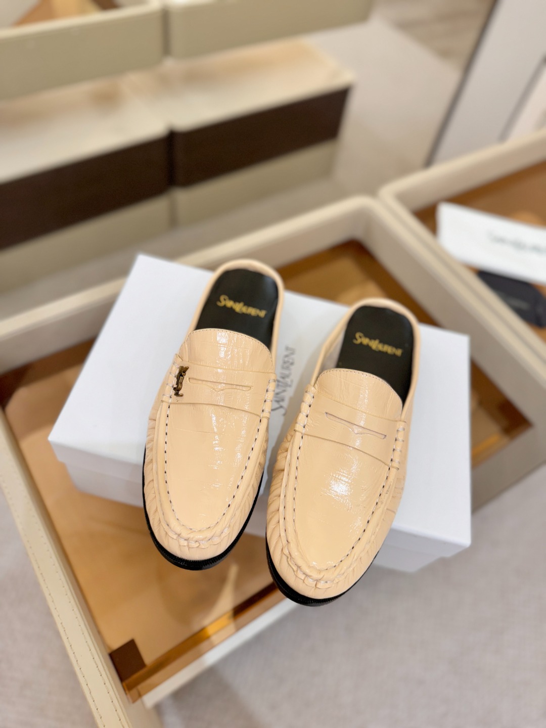 （情侣款） SAINT LAURENT圣罗兰新款褶皱乐福鞋系列🤝🤝YSL女孩的松弛感真的被狠狠拿捏 简直