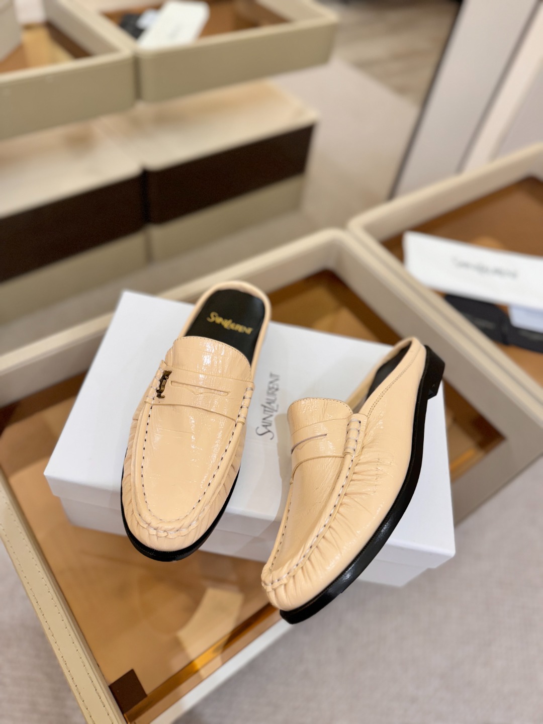 （情侣款） SAINT LAURENT圣罗兰新款褶皱乐福鞋系列🤝🤝YSL女孩的松弛感真的被狠狠拿捏 简直