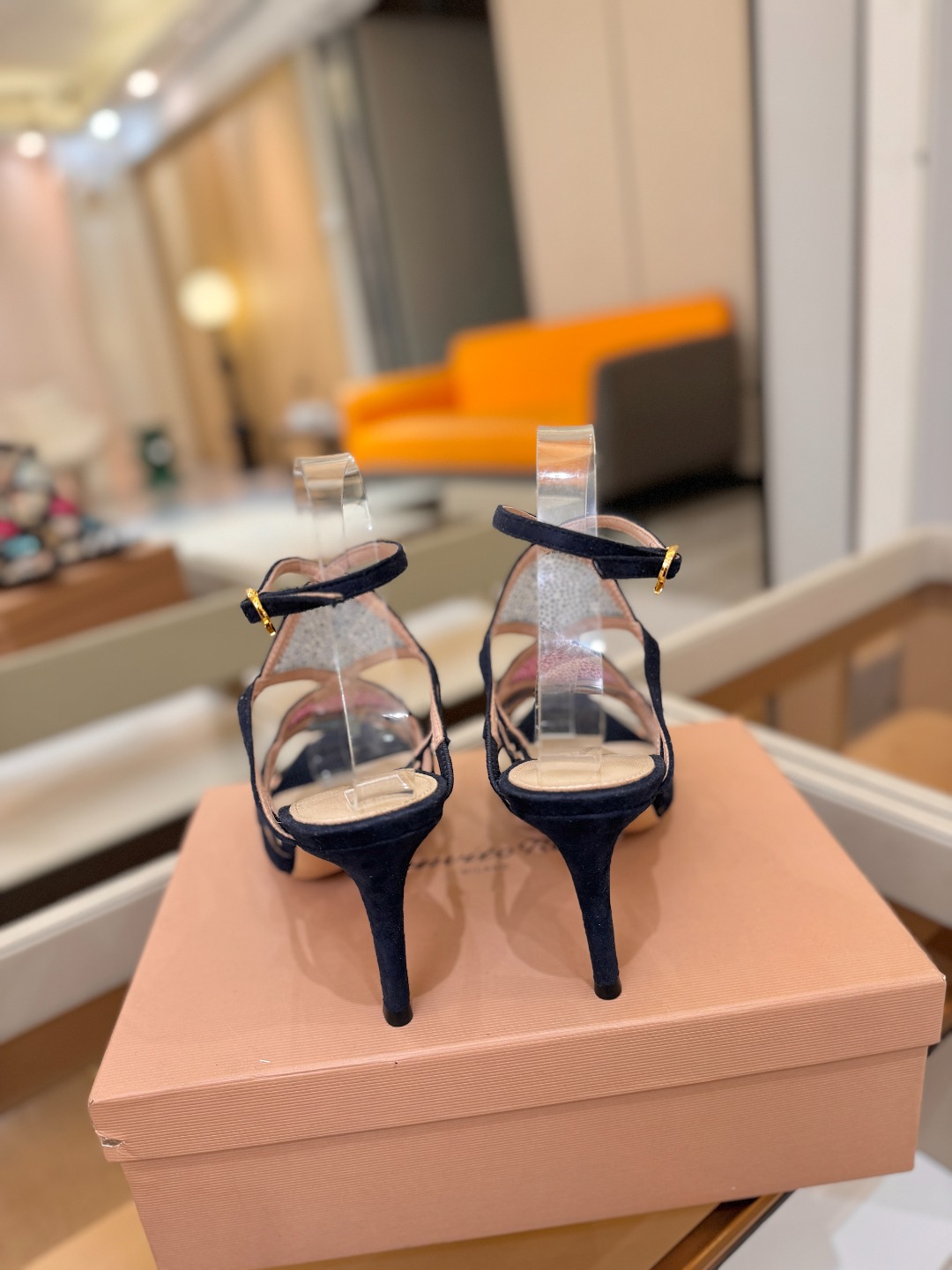 Gianvito rossi 👠  顶级版本 代购品质👡这双施华洛奇水钻搭配网高跟尖头后空凉鞋，水钻闪耀