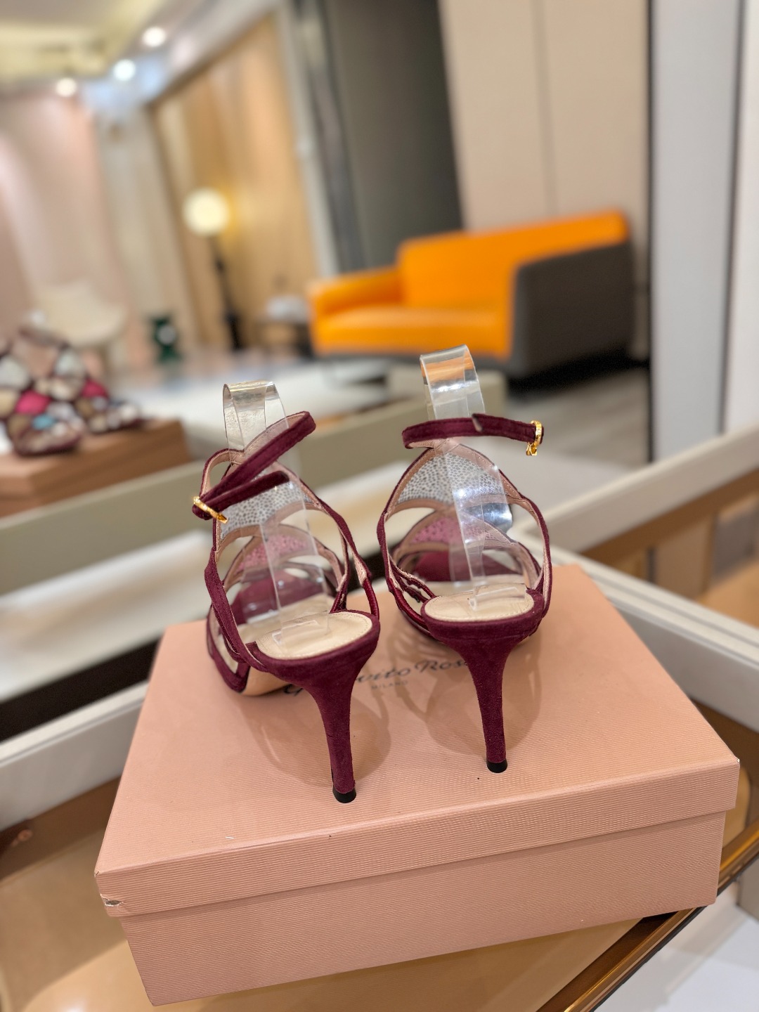 Gianvito rossi 👠  顶级版本 代购品质👡这双施华洛奇水钻搭配网高跟尖头后空凉鞋，水钻闪耀