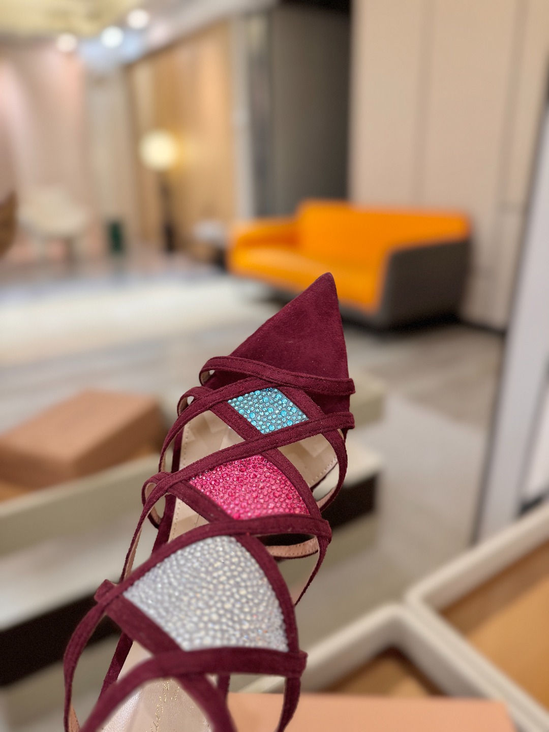 Gianvito rossi 👠  顶级版本 代购品质👡这双施华洛奇水钻搭配网高跟尖头后空凉鞋，水钻闪耀
