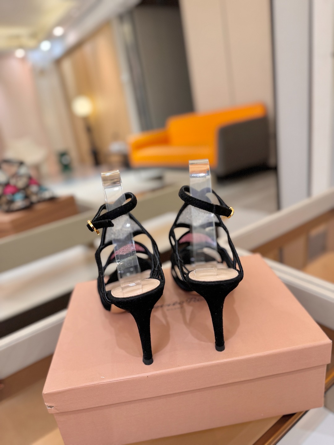 Gianvito rossi 👠  顶级版本 代购品质👡这双施华洛奇水钻搭配网高跟尖头后空凉鞋，水钻闪耀
