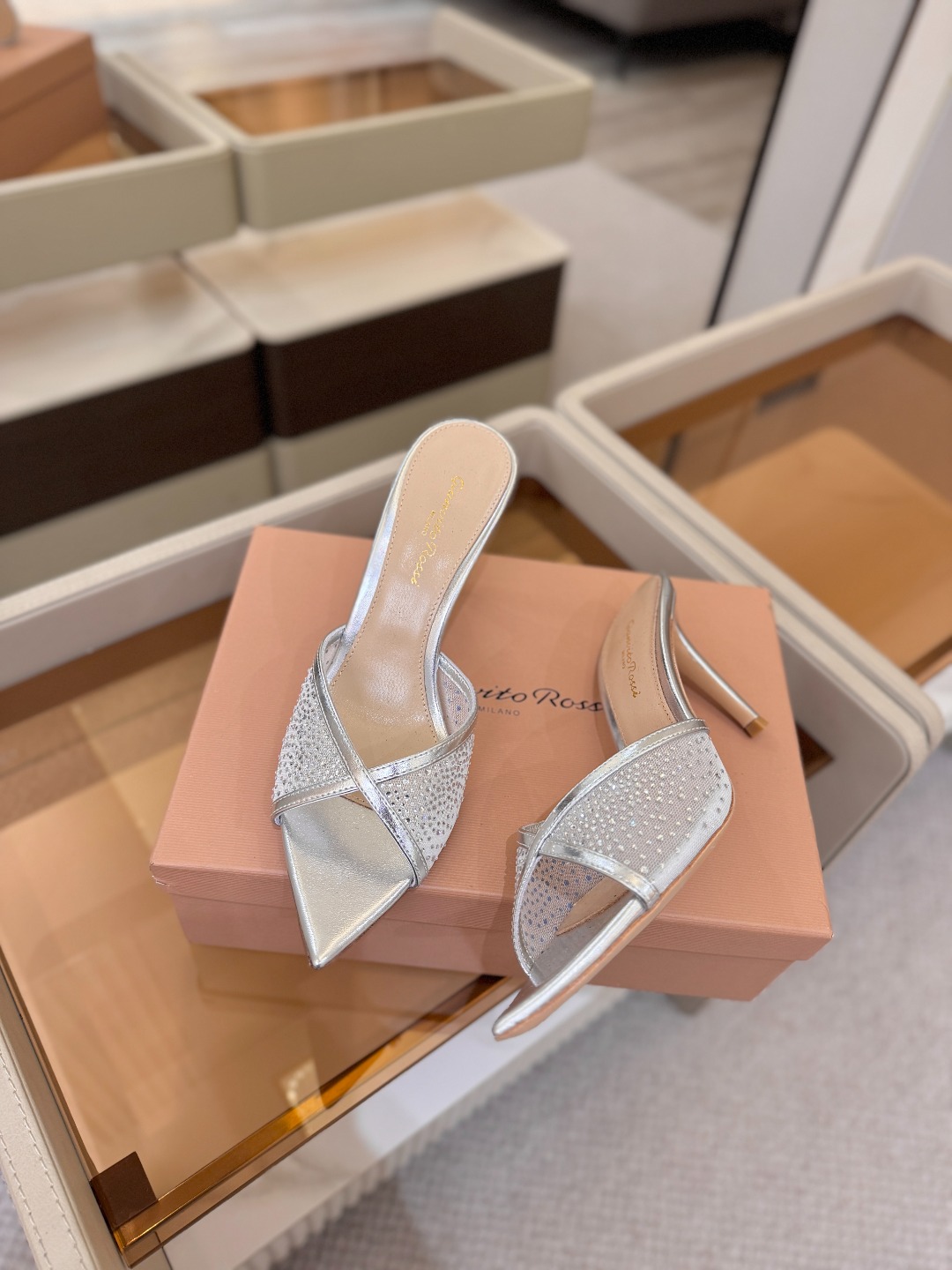 Gianvito rossi 👠拖鞋顶级版本，代购品质！👡施华洛奇水钻尖头高跟拖鞋，宛如从童话中走来的仙