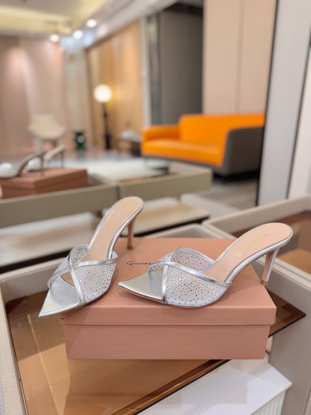 Gianvito rossi 👠拖鞋顶级版本，代购品质！👡施华洛奇水钻尖头高跟拖鞋，宛如从童话中走来的仙