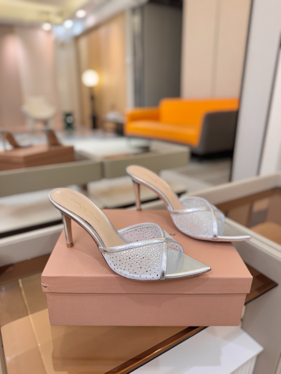Gianvito rossi 👠拖鞋顶级版本，代购品质！👡施华洛奇水钻尖头高跟拖鞋，宛如从童话中走来的仙