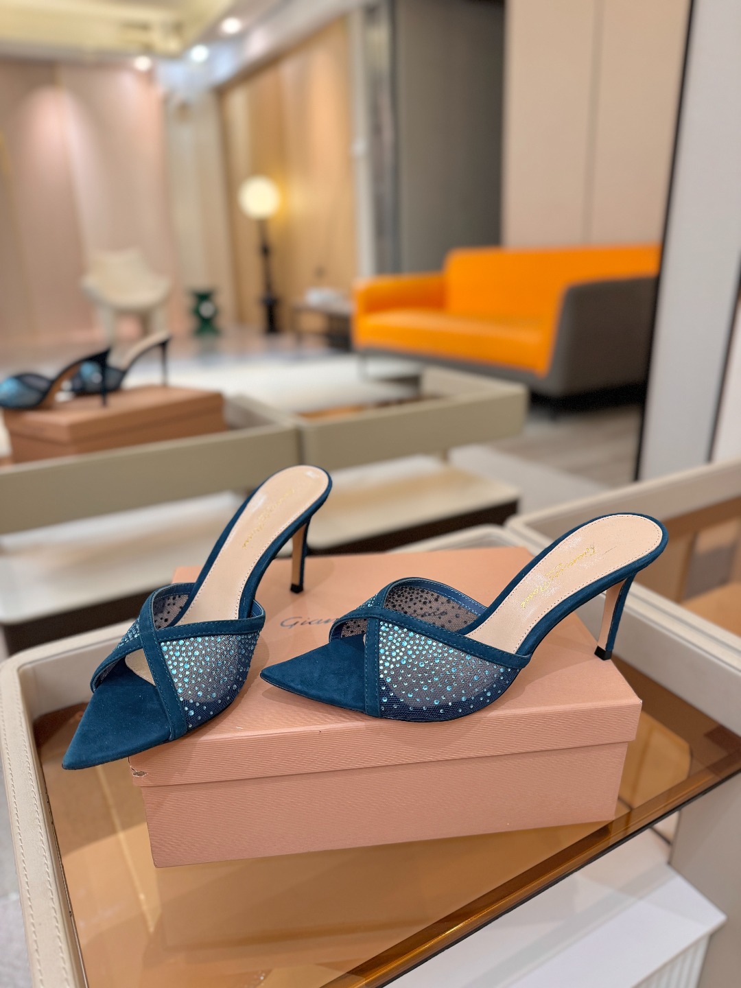 Gianvito rossi 👠拖鞋顶级版本，代购品质！👡施华洛奇水钻尖头高跟拖鞋，宛如从童话中走来的仙