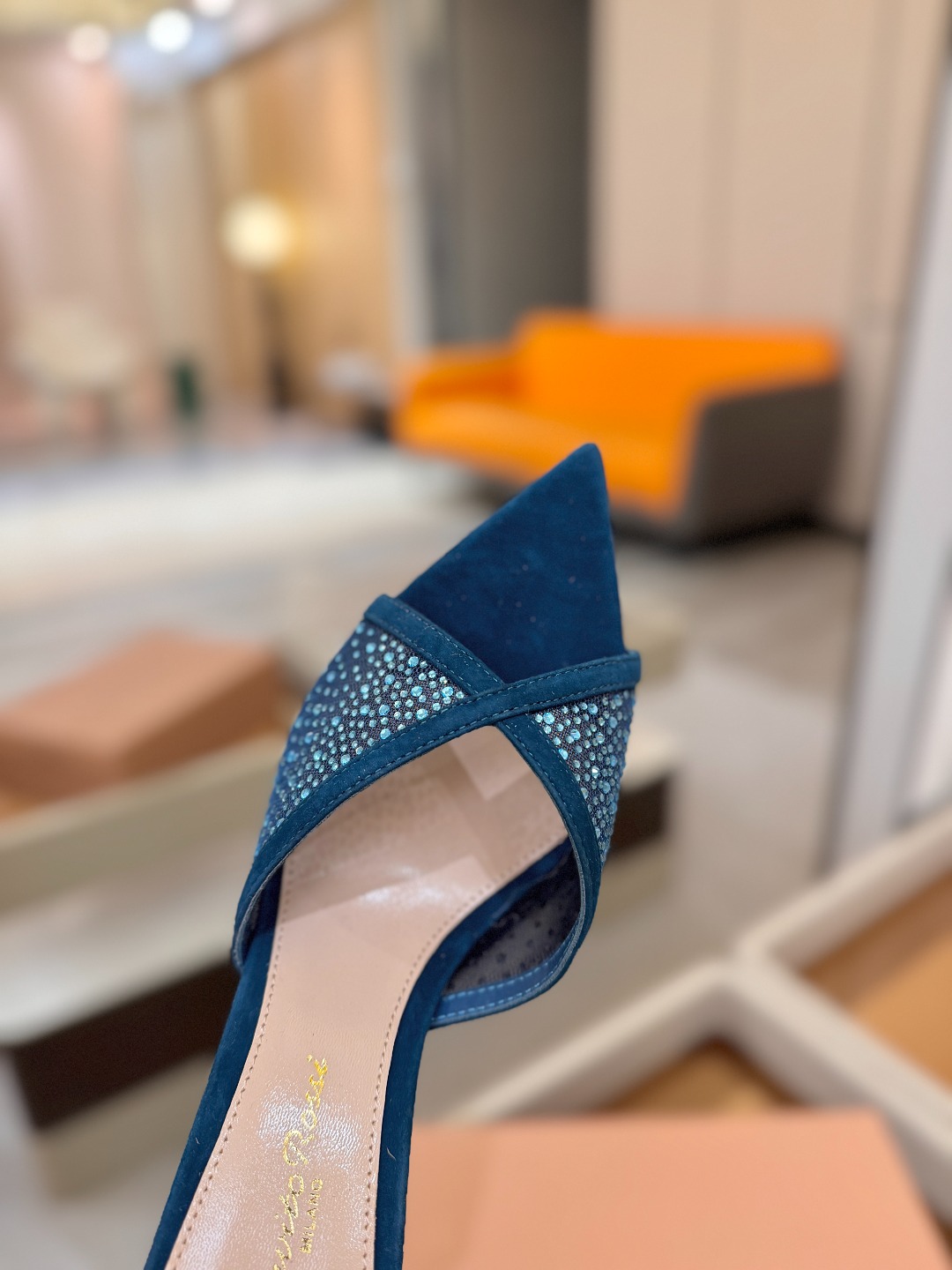 Gianvito rossi 👠拖鞋顶级版本，代购品质！👡施华洛奇水钻尖头高跟拖鞋，宛如从童话中走来的仙