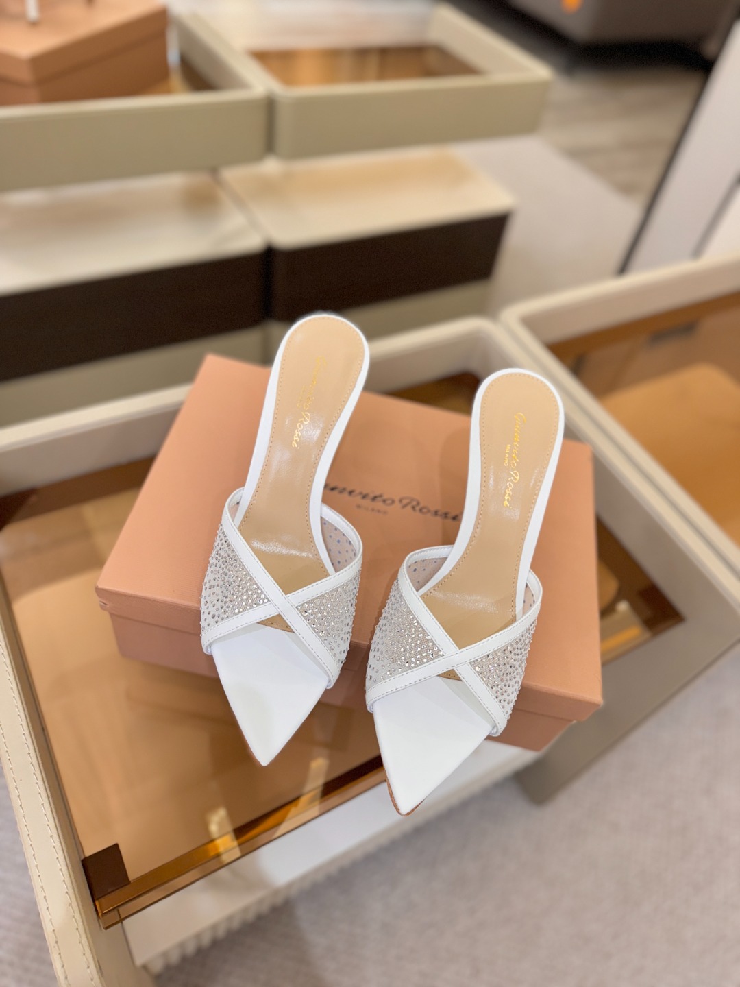 Gianvito rossi 👠拖鞋顶级版本，代购品质！👡施华洛奇水钻尖头高跟拖鞋，宛如从童话中走来的仙