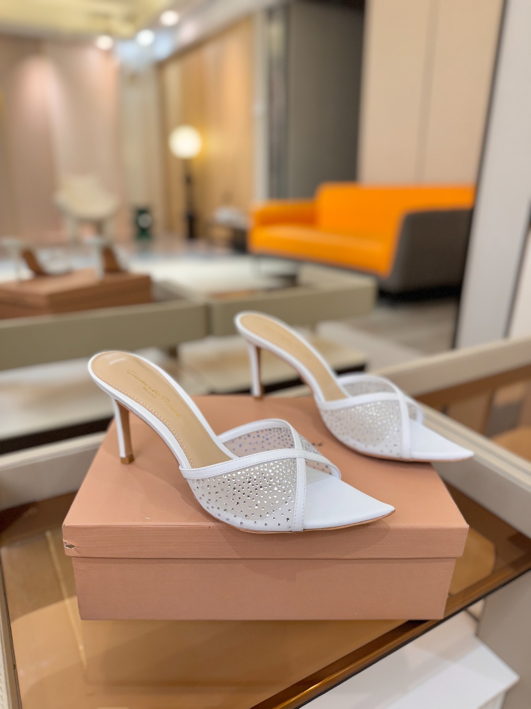 Gianvito rossi 👠拖鞋顶级版本，代购品质！👡施华洛奇水钻尖头高跟拖鞋，宛如从童话中走来的仙