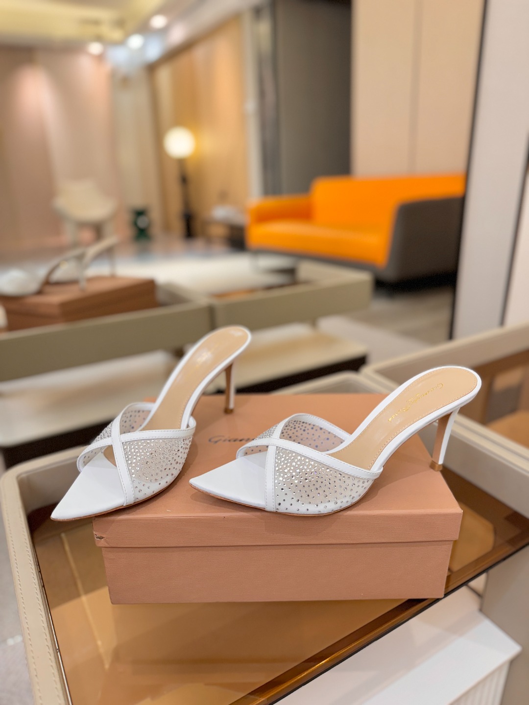 Gianvito rossi 👠拖鞋顶级版本，代购品质！👡施华洛奇水钻尖头高跟拖鞋，宛如从童话中走来的仙