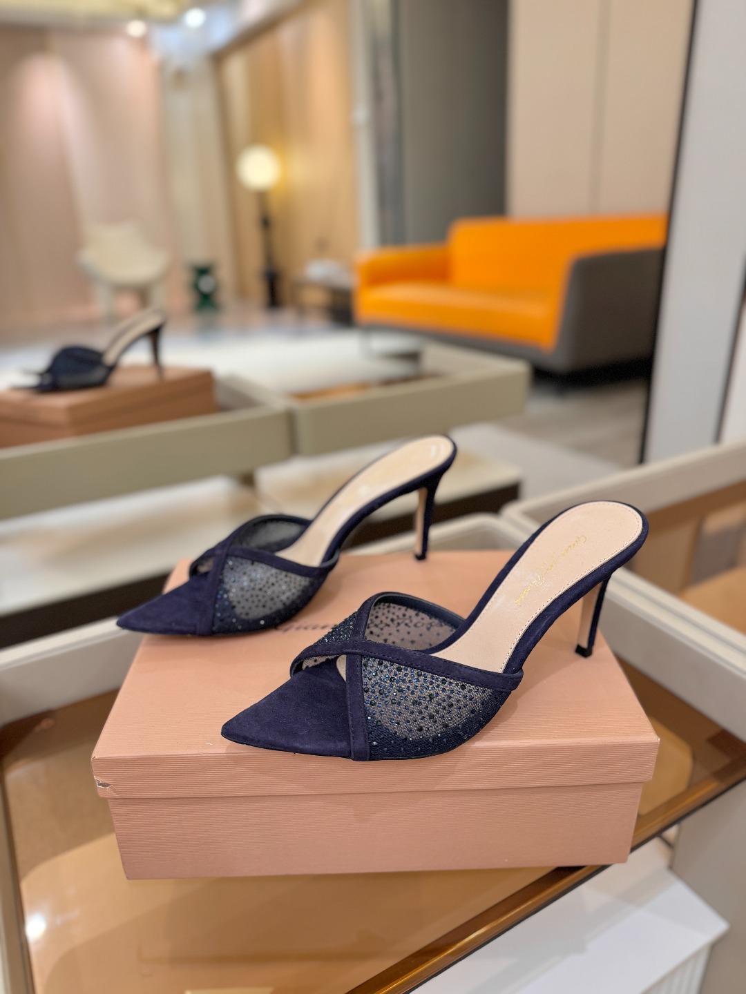 Gianvito rossi 👠拖鞋顶级版本，代购品质！👡施华洛奇水钻尖头高跟拖鞋，宛如从童话中走来的仙