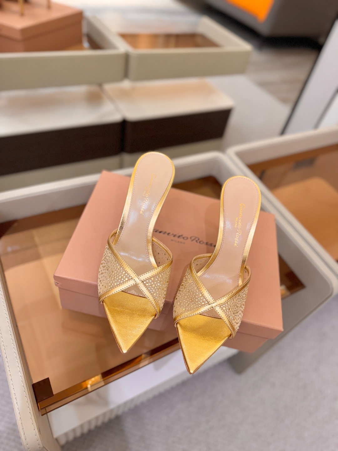 Gianvito rossi 👠拖鞋顶级版本，代购品质！👡施华洛奇水钻尖头高跟拖鞋，宛如从童话中走来的仙
