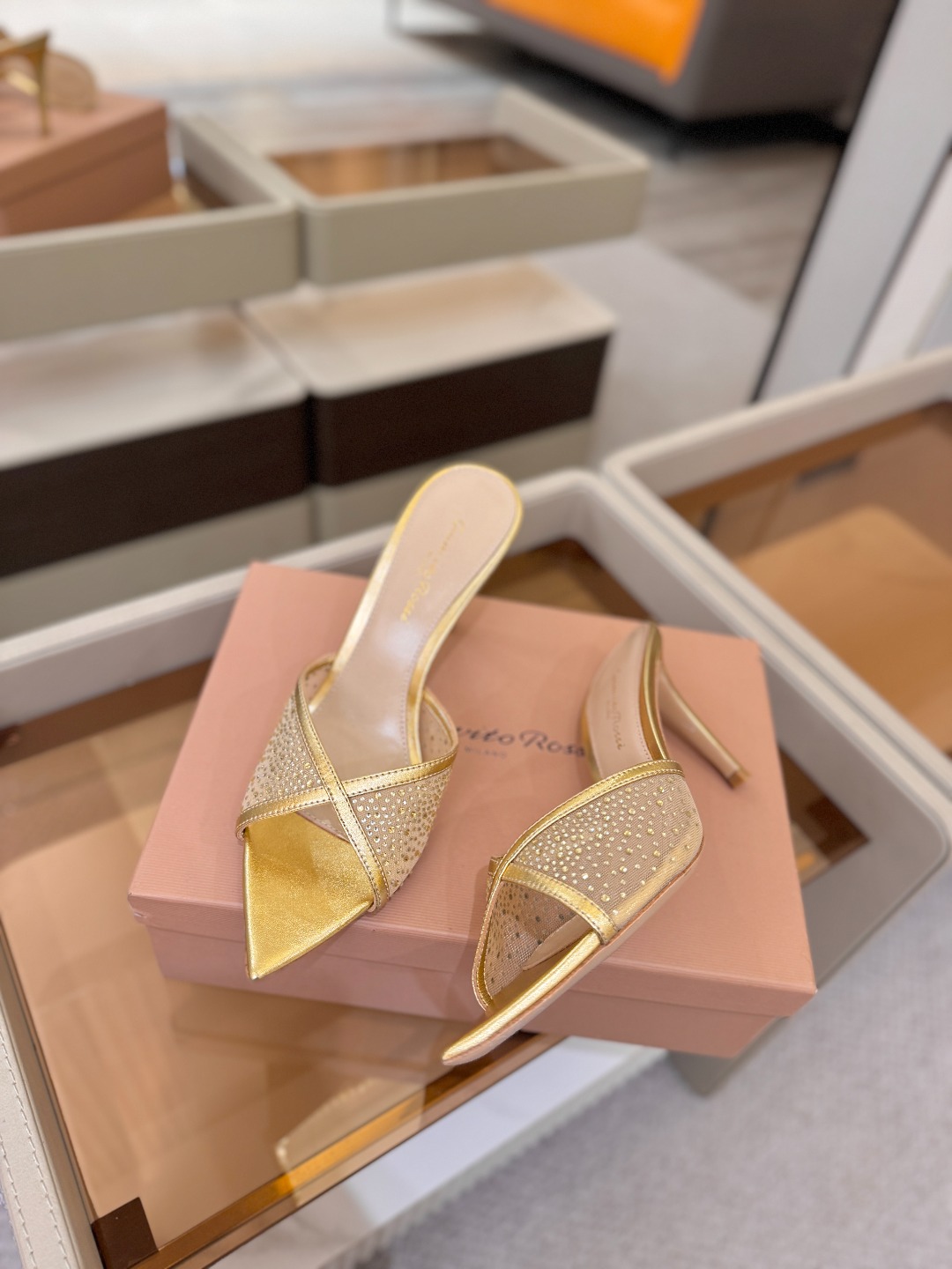 Gianvito rossi 👠拖鞋顶级版本，代购品质！👡施华洛奇水钻尖头高跟拖鞋，宛如从童话中走来的仙