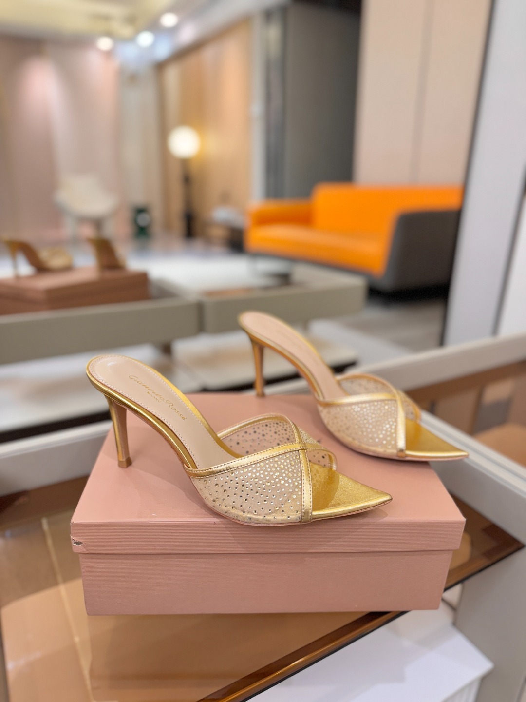 Gianvito rossi 👠拖鞋顶级版本，代购品质！👡施华洛奇水钻尖头高跟拖鞋，宛如从童话中走来的仙